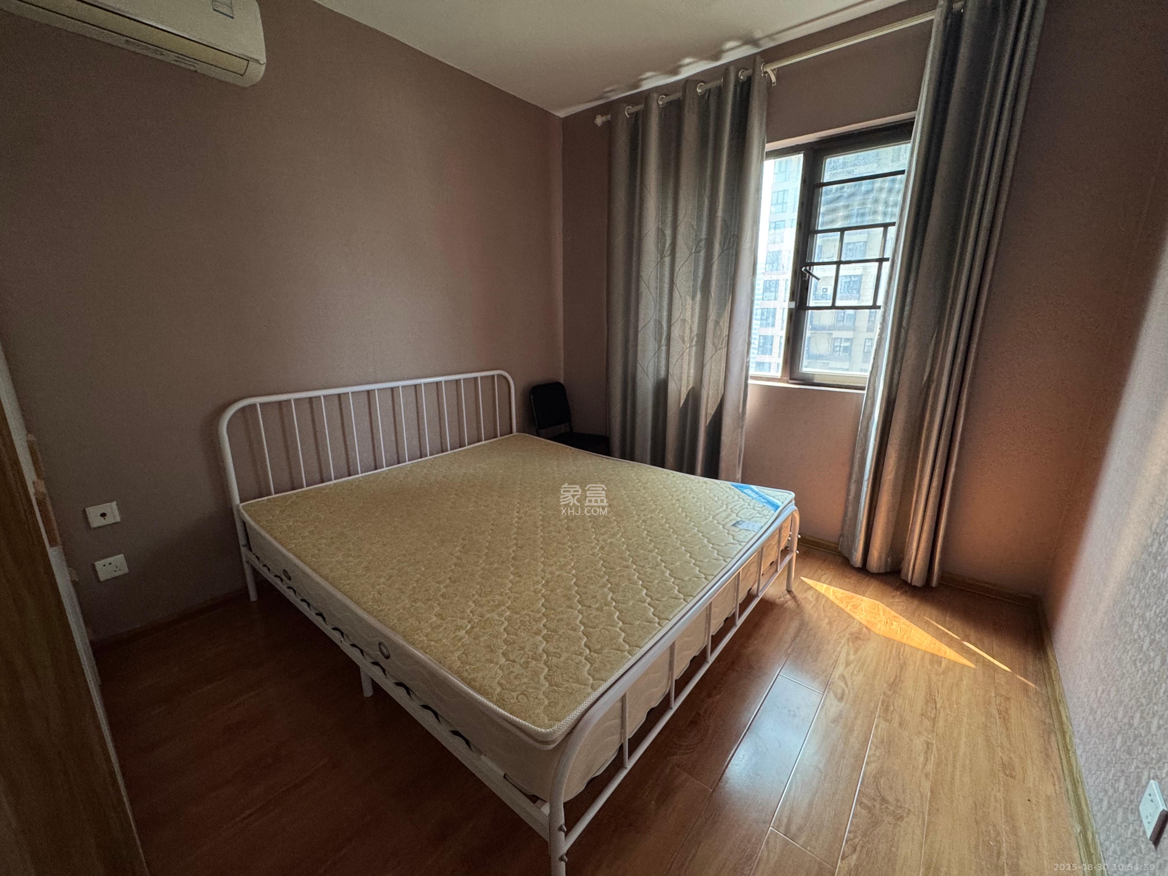 保利西海岸B区  2室2厅1卫    2600.0元/月 保利西海岸B区  2室2厅1卫    2600.0元/月室内图