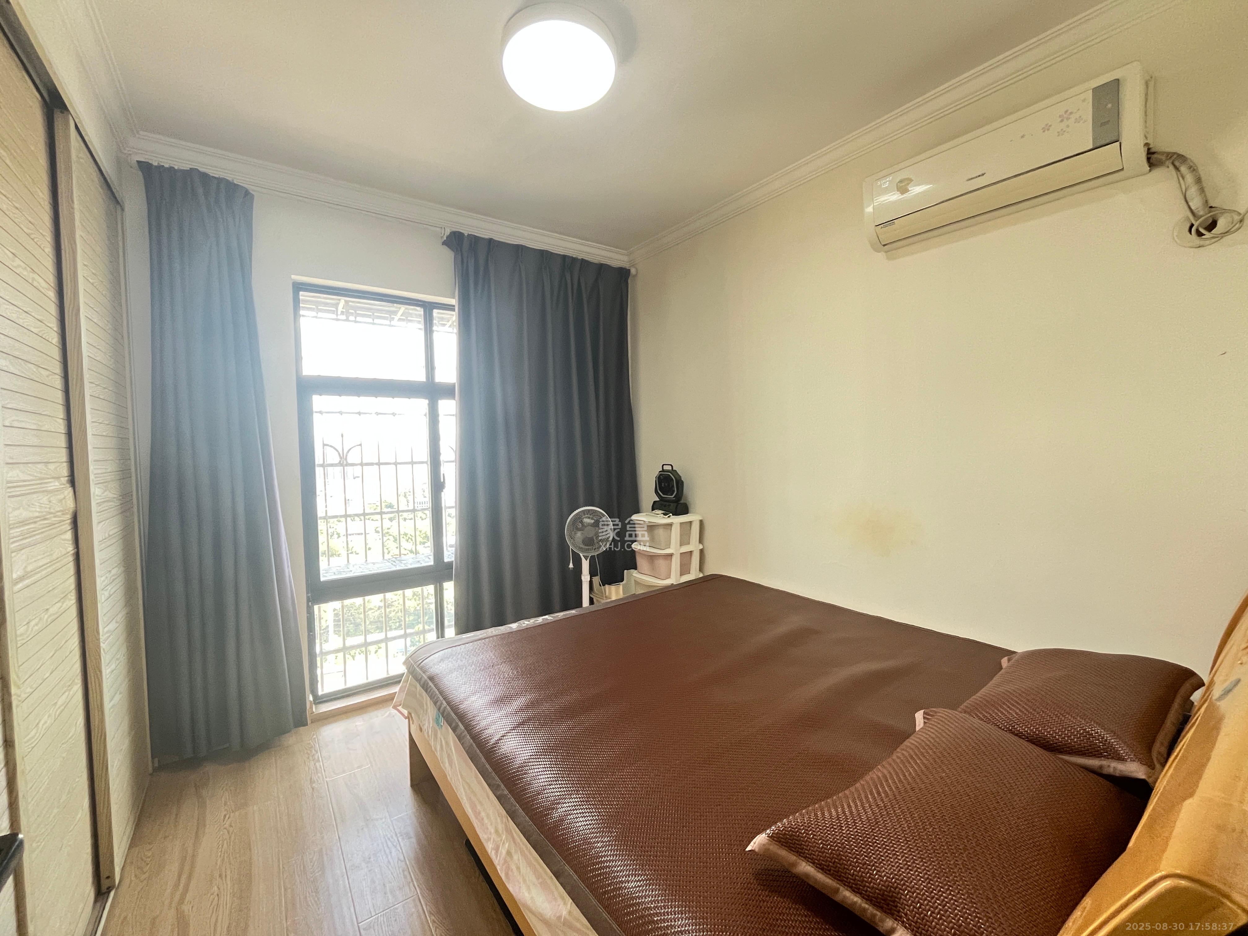 加加大街(华景苑) 1室1厅1卫 2300.0元/月 加加大街(华景苑) 1室1厅1卫 2300.0元/月室内图