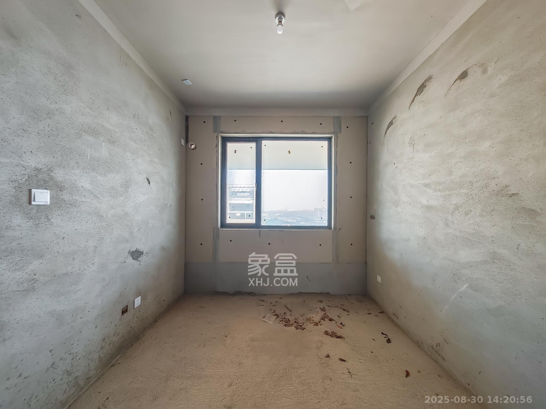 上置绿洲雅宾利 4室2厅2卫 135.0万 上置绿洲雅宾利 4室2厅2卫 135.0万卧室