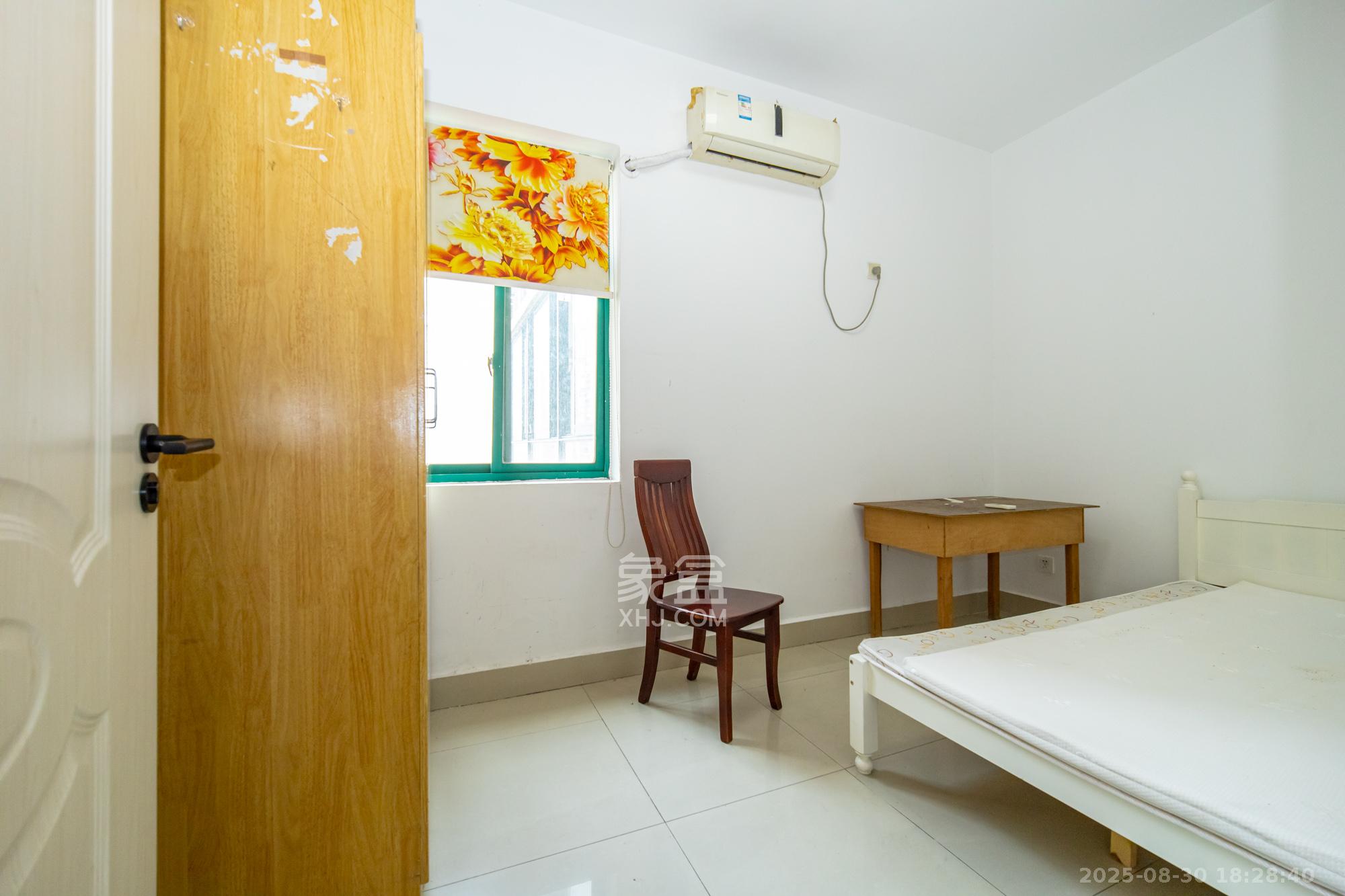 明城公寓  3室2厅1卫    53.0万卧室