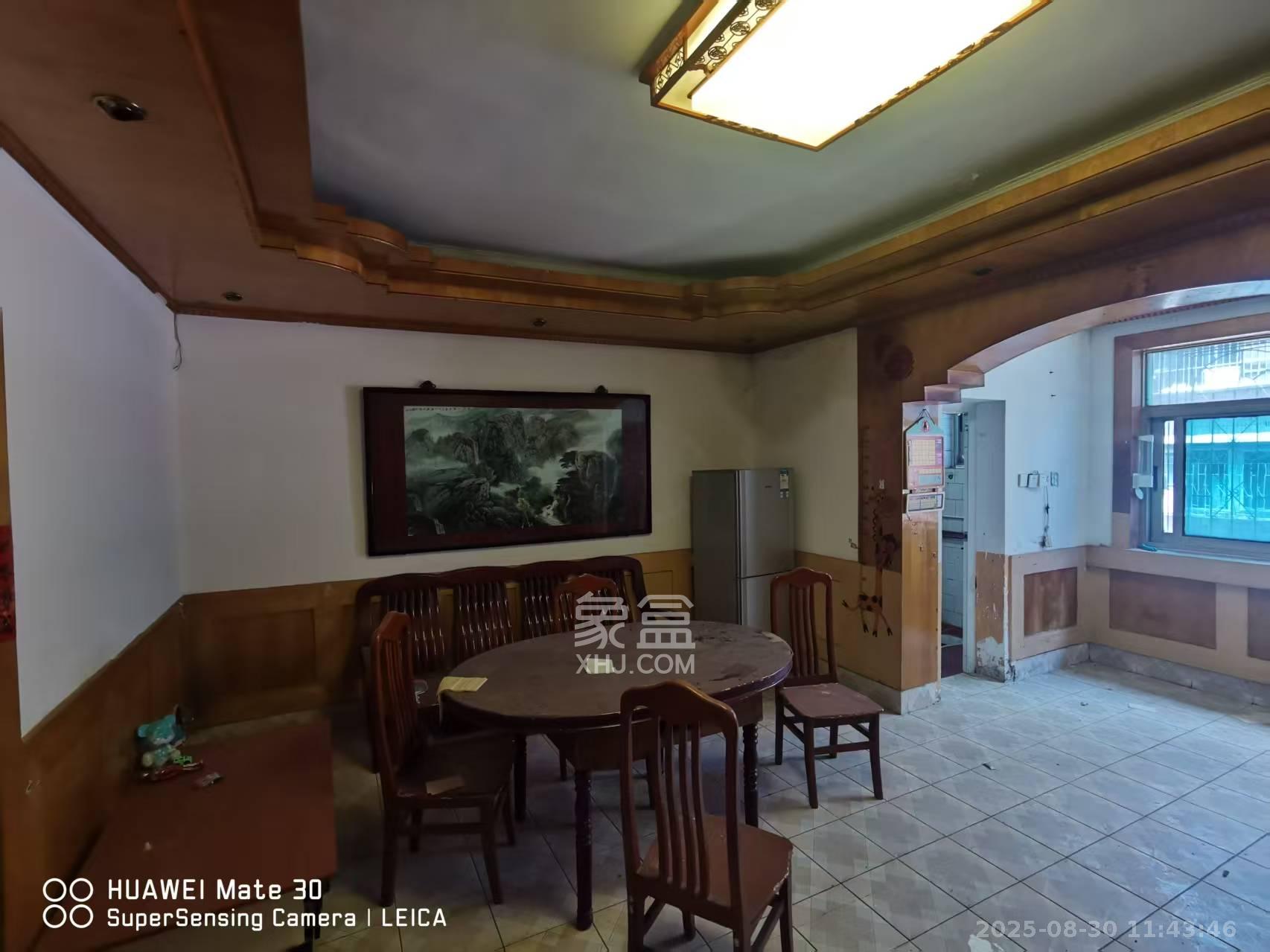 三泰街散盘  3室2厅1卫    2000.0元/月 三泰街散盘  3室2厅1卫    2000.0元/月室内图