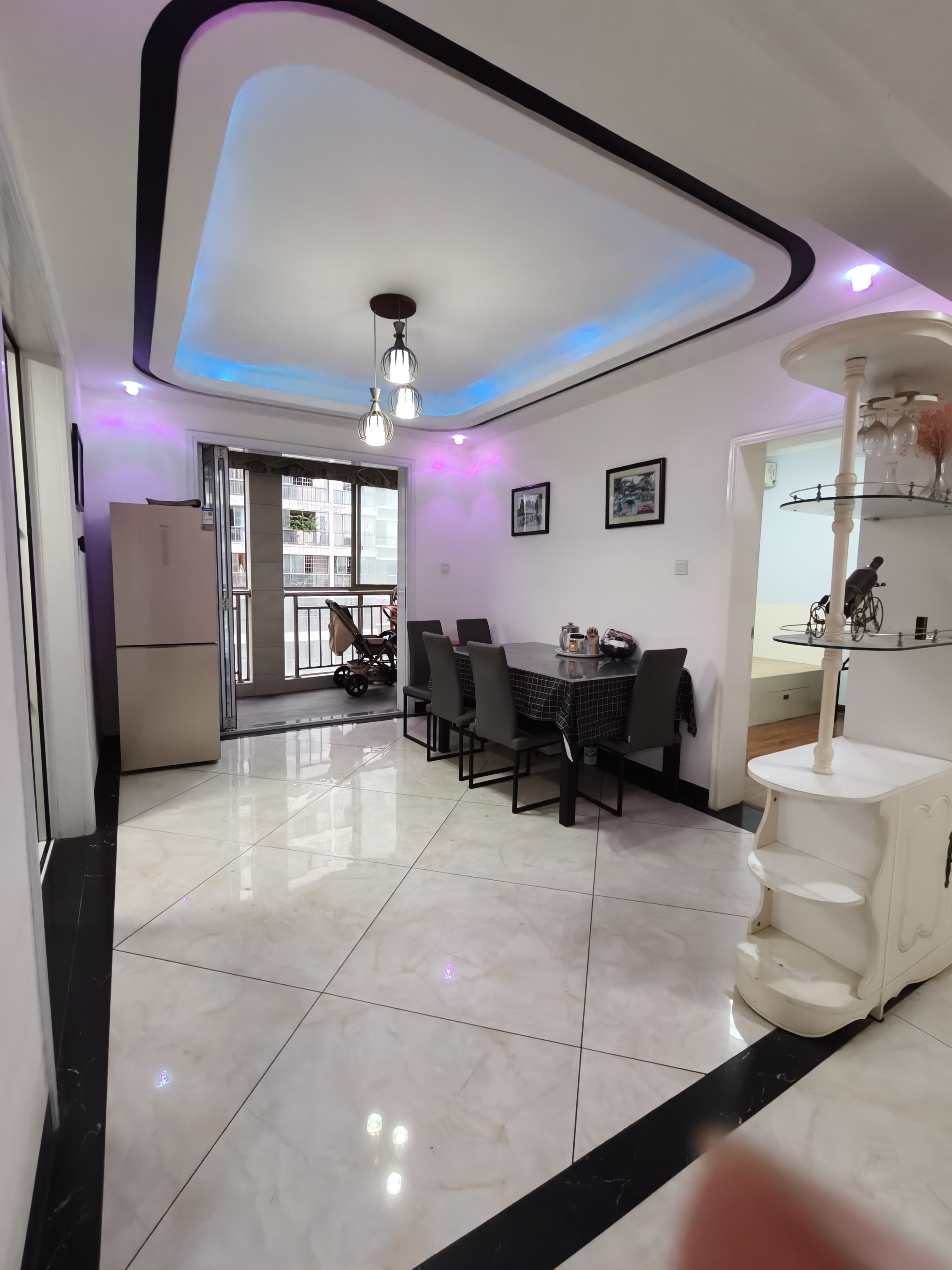 金园小区 1室0厅0卫 88.8万 金园小区 1室0厅0卫 88.8万客厅