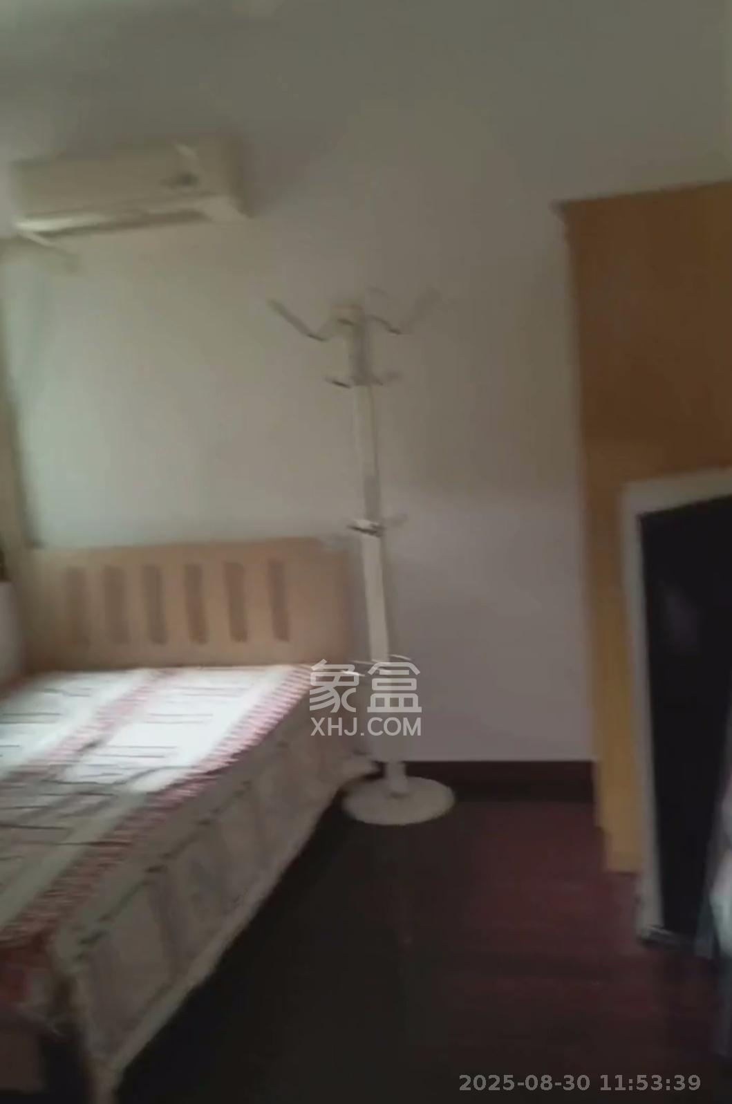 欣安小区  3室2厅2卫   1400.00元/月室内图