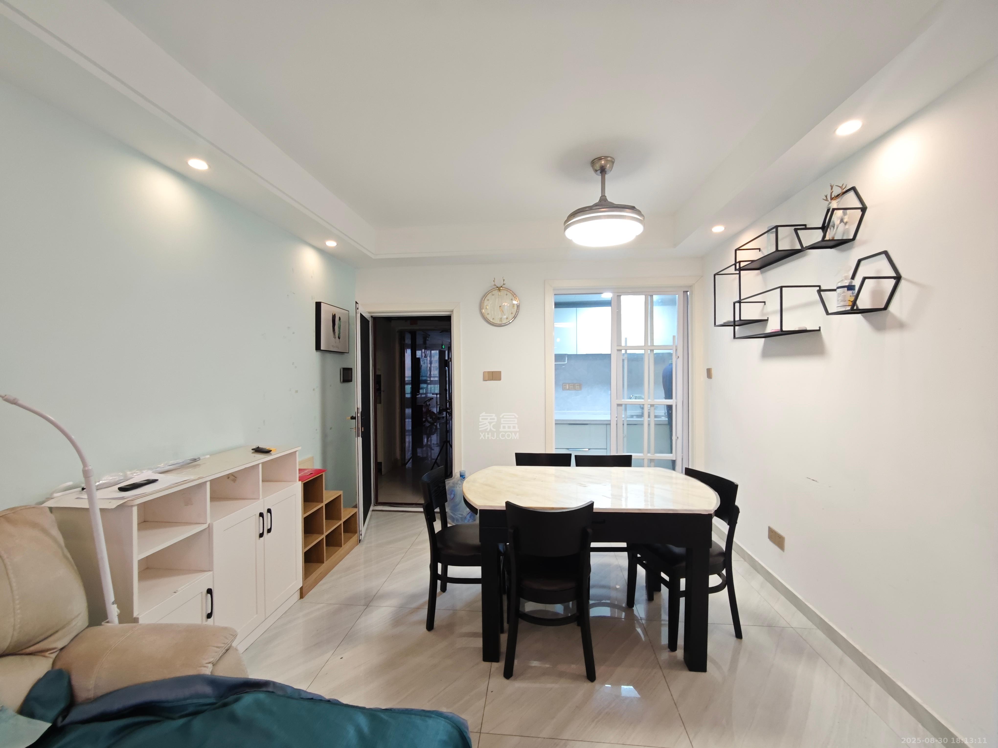 天麓尚层  2室2厅1卫    2300.0元/月 天麓尚层  2室2厅1卫    2300.0元/月室内图