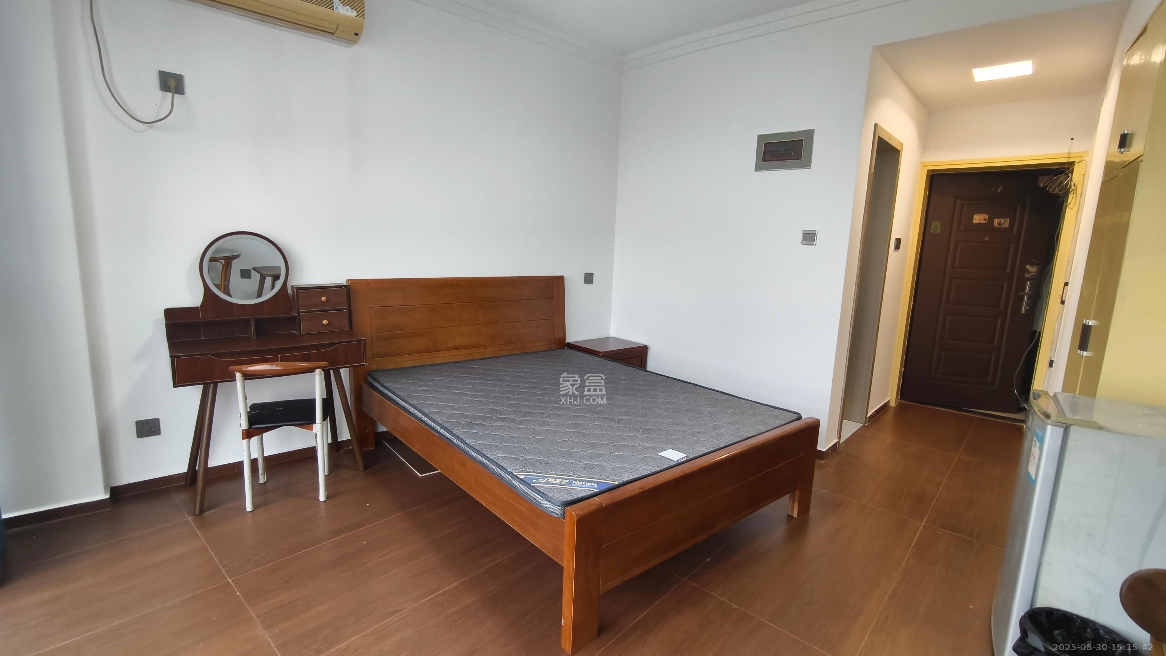 书香名邸  1室1厅1卫    1100.0元/月 书香名邸  1室1厅1卫    1100.0元/月室内图