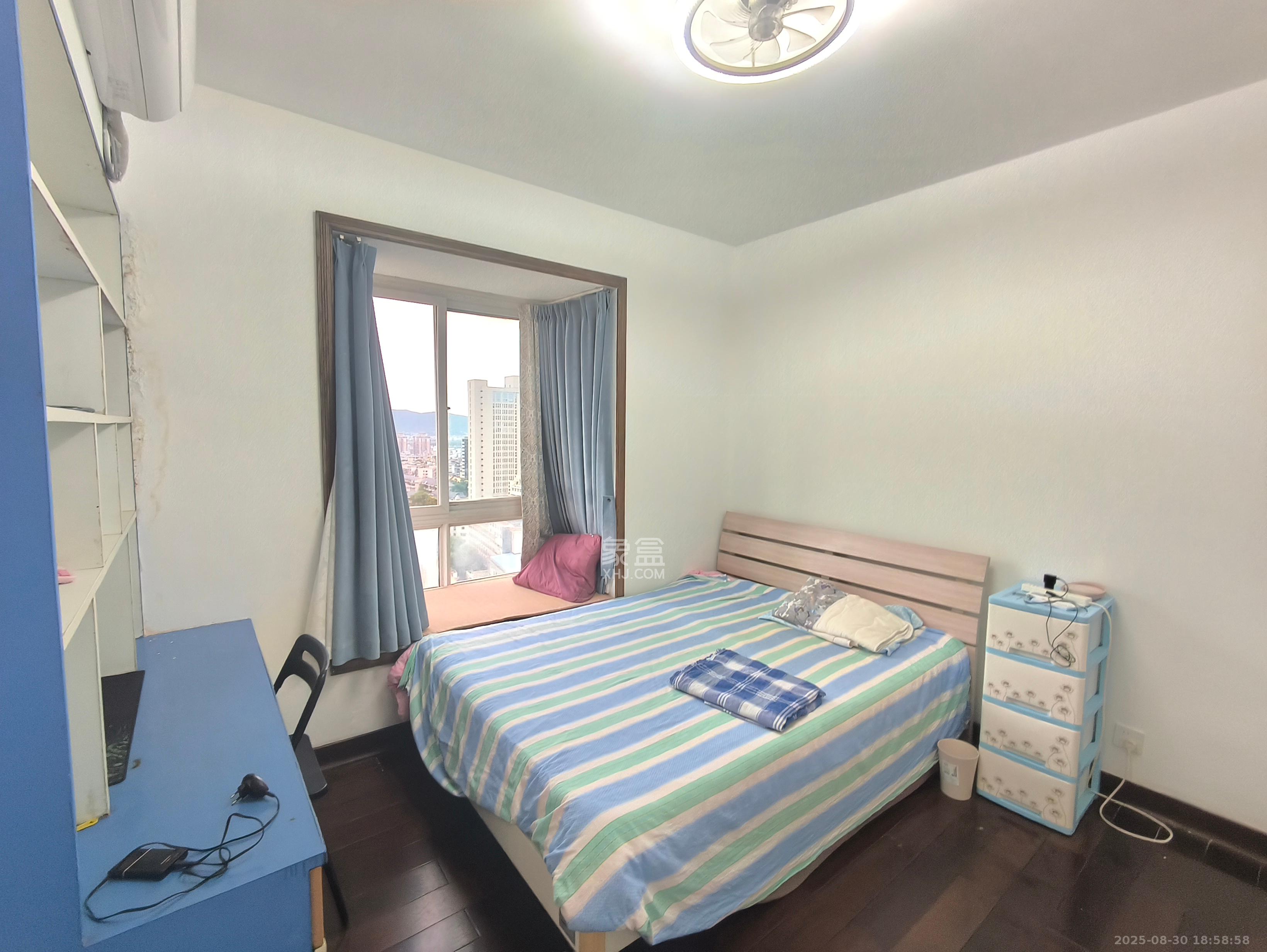海利宿舍  4室2厅2卫   4000.00元/月室内图