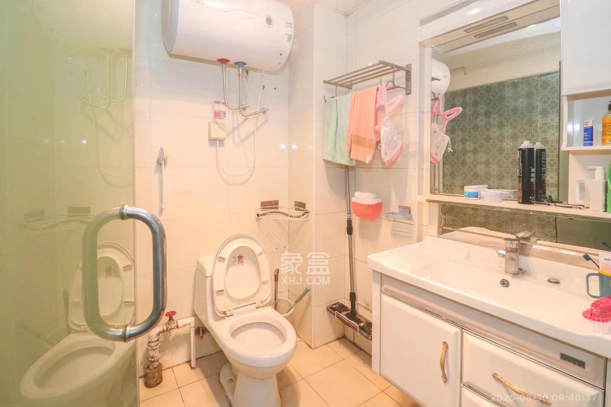 兰卡威国际  1室1厅1卫    1500.0元/月 兰卡威国际  1室1厅1卫    1500.0元/月室内图