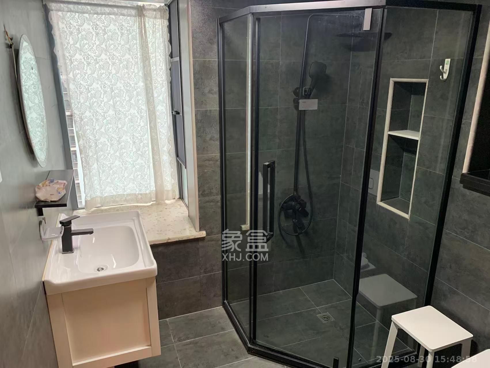 滨江君悦香邸  3室1厅1卫    4000.0元/月 滨江君悦香邸  3室1厅1卫    4000.0元/月室内图