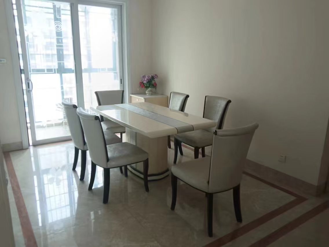 雅香苑 3室2厅2卫 2400.0元/月 雅香苑 3室2厅2卫 2400.0元/月室内图