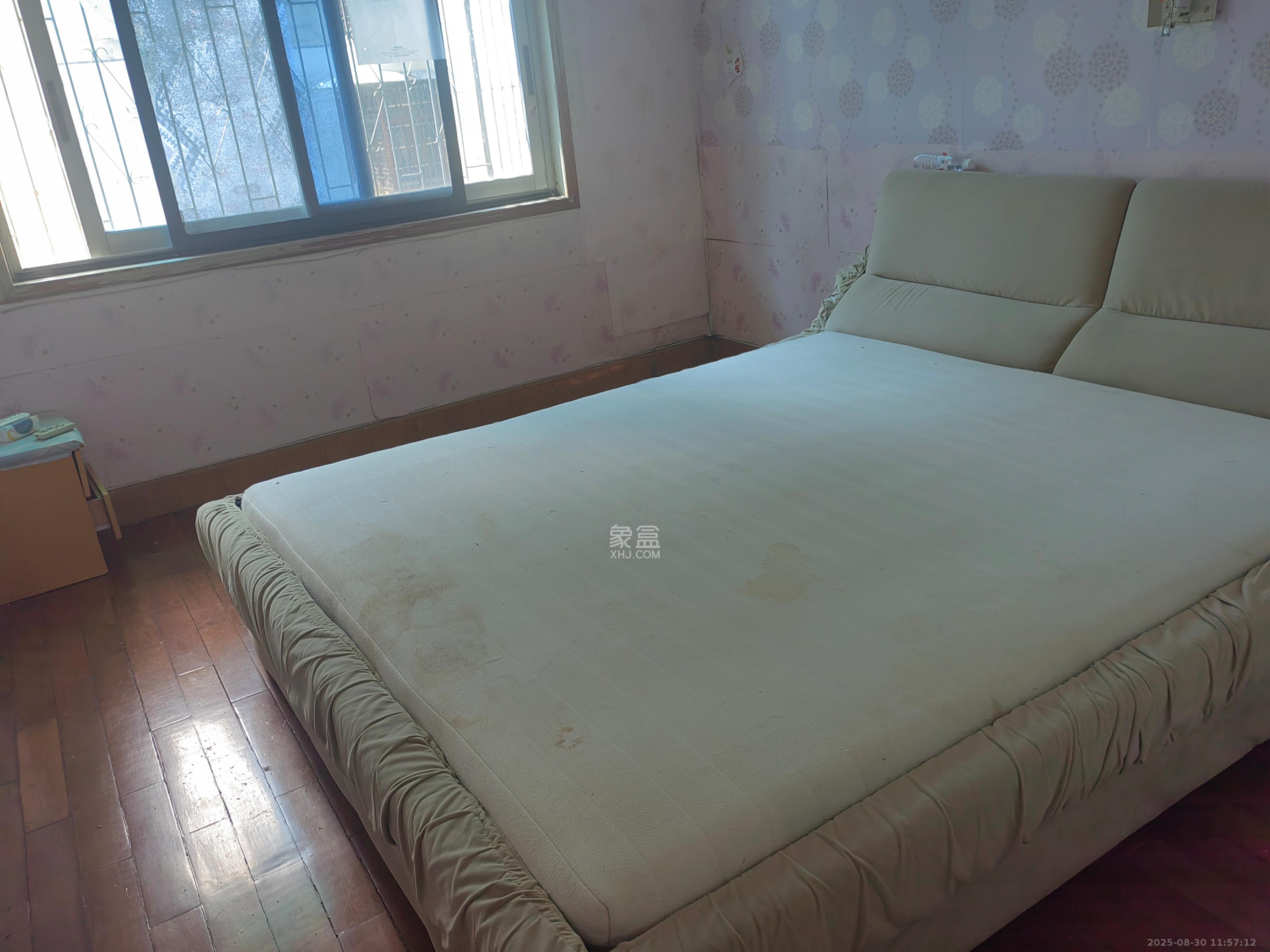 文艺公寓 3室2厅1卫 3000.0元/月 文艺公寓 3室2厅1卫 3000.0元/月室内图