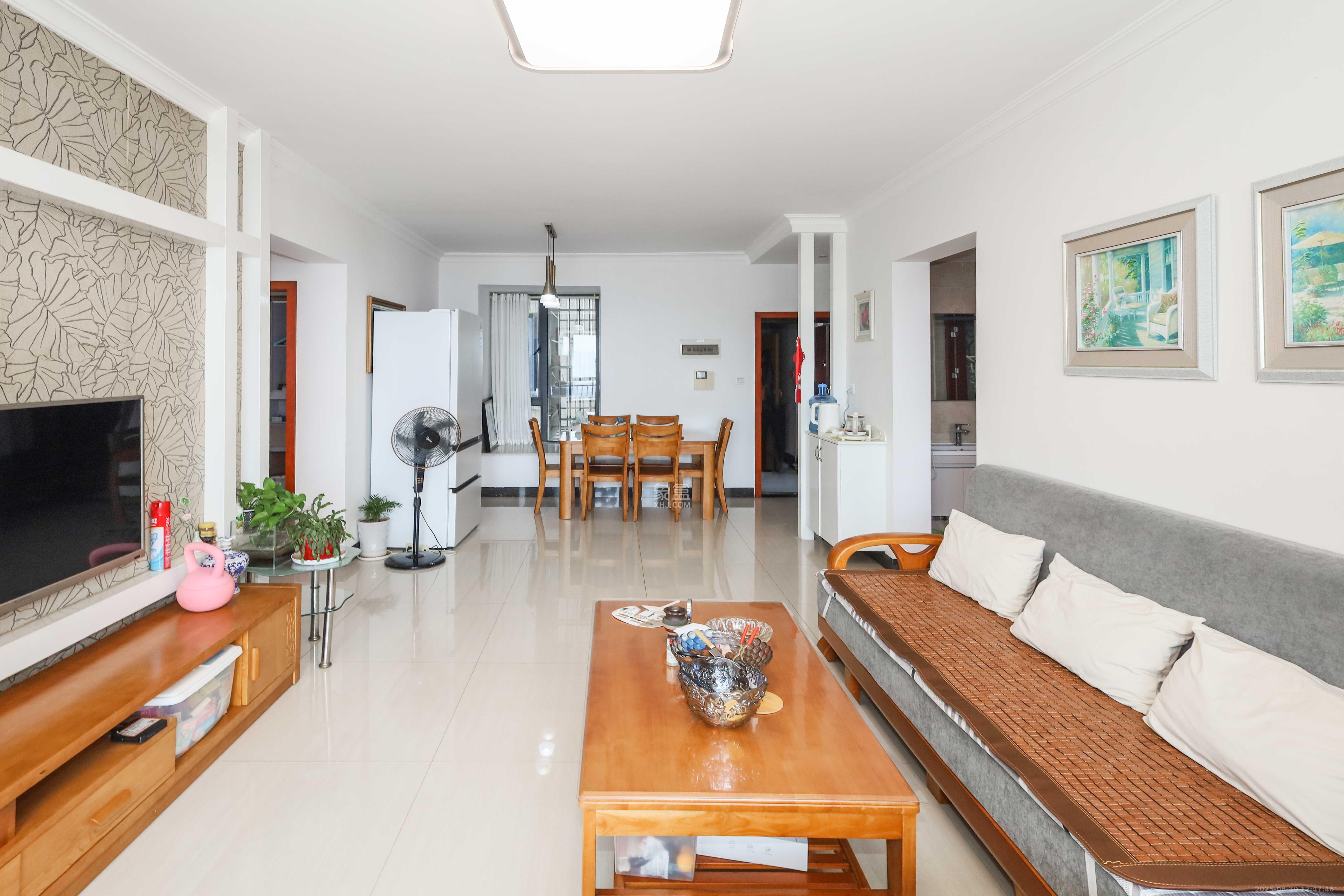 保利麓谷林语B区  3室2厅1卫    88.0万 保利麓谷林语B区  3室2厅1卫    88.0万客厅