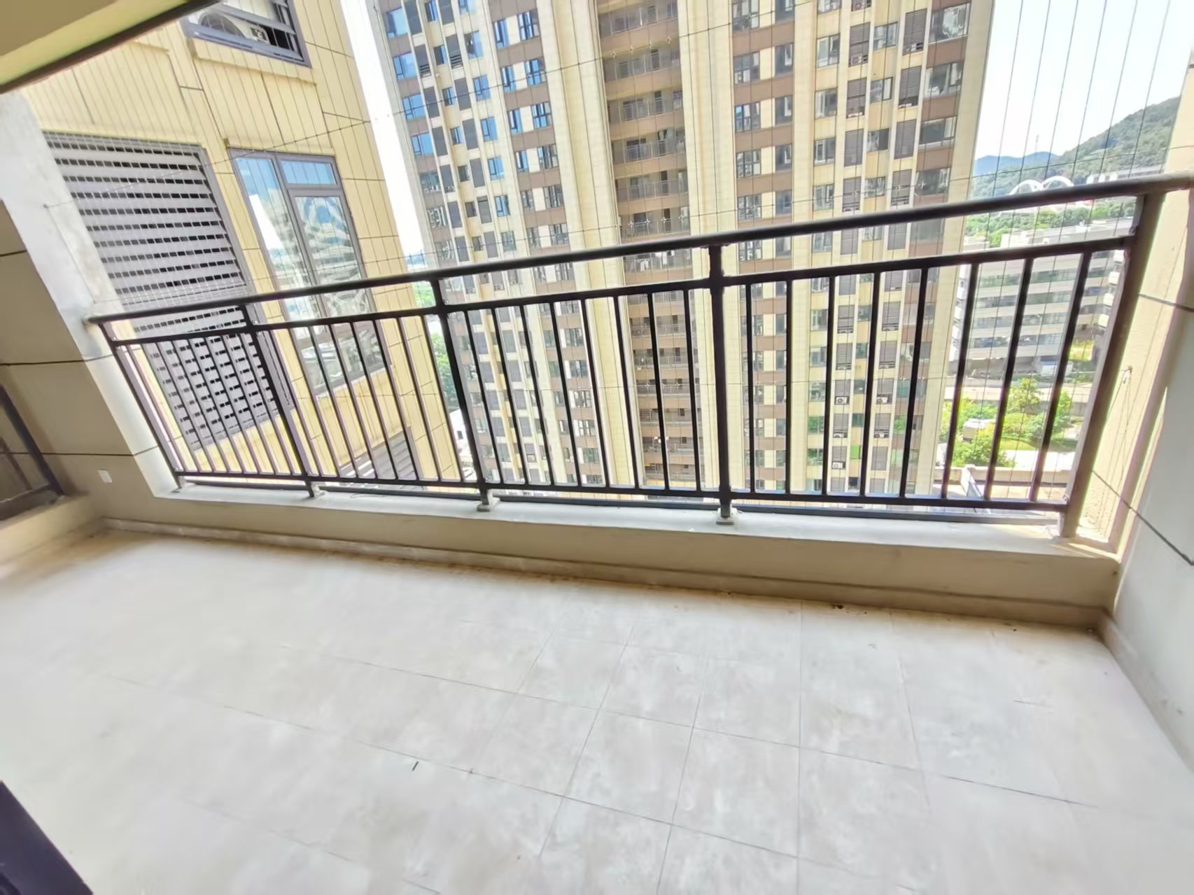 荣盛碧桂园铂悦府  4室2厅2卫    2200.0元/月室内图