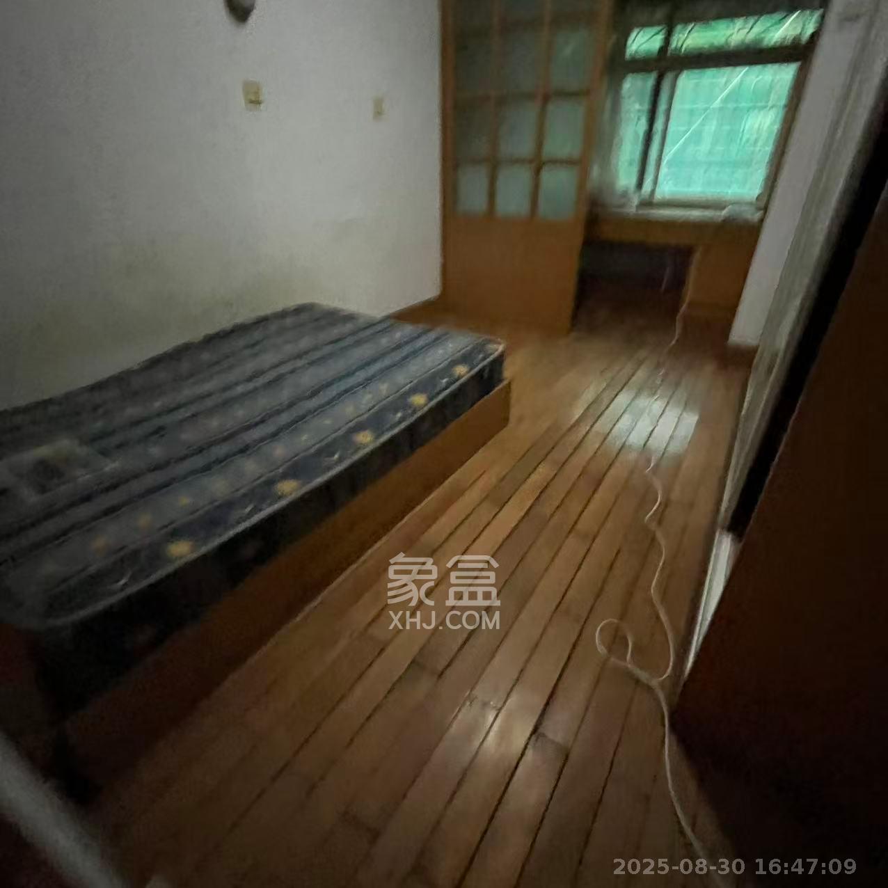 南湖路水工机械厂宿舍  1室2厅1卫   1500.00元/月室内图