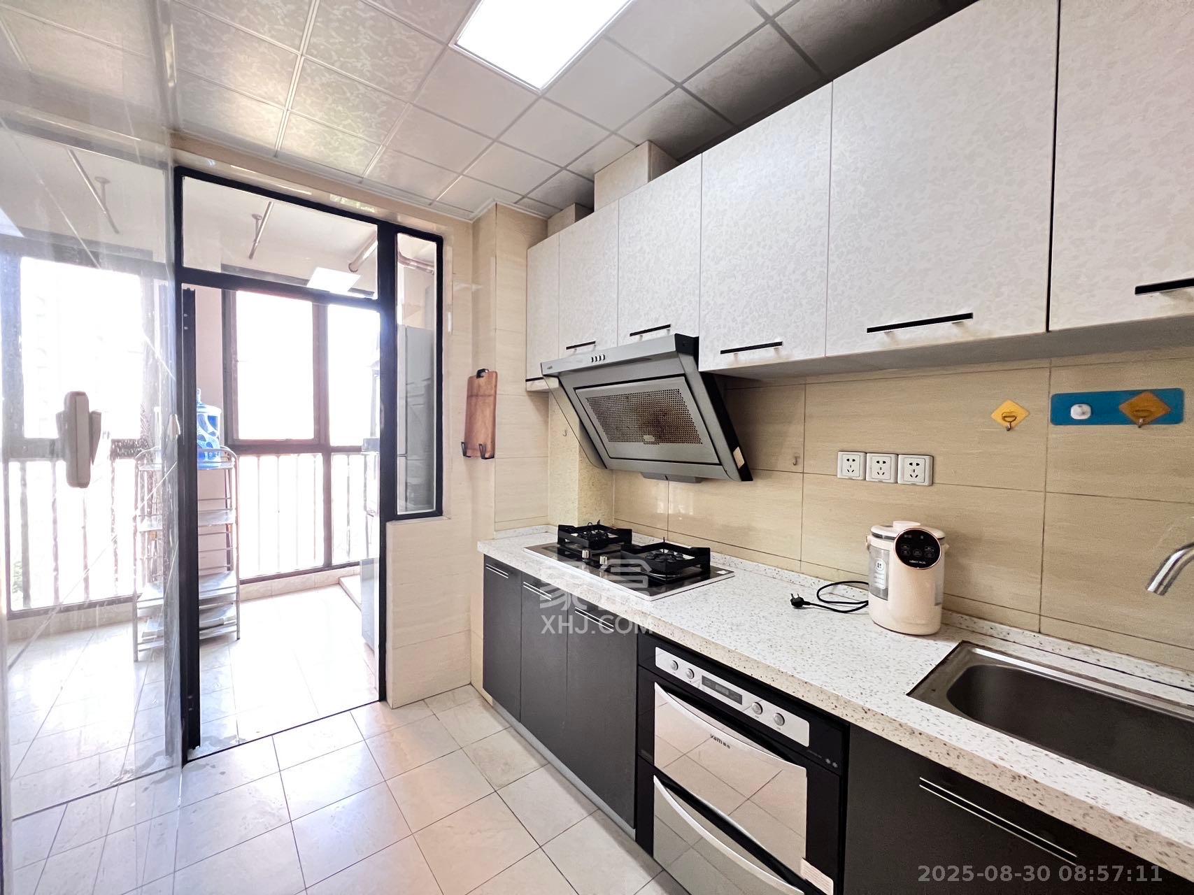 麓谷明珠 1室2厅1卫 2500.0元/月 麓谷明珠 1室2厅1卫 2500.0元/月室内图