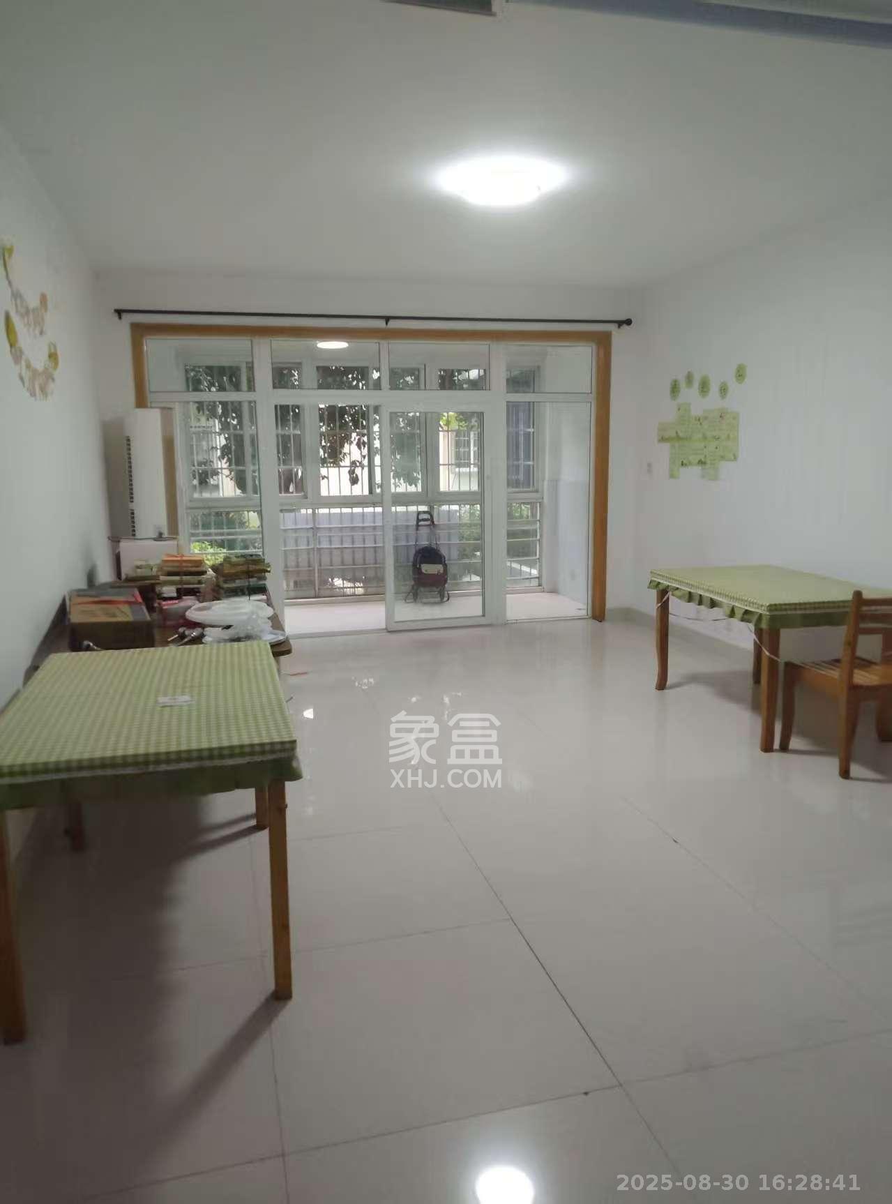 八方小区D区 4室2厅2卫 4000.0元/月 八方小区D区 4室2厅2卫 4000.0元/月室内图