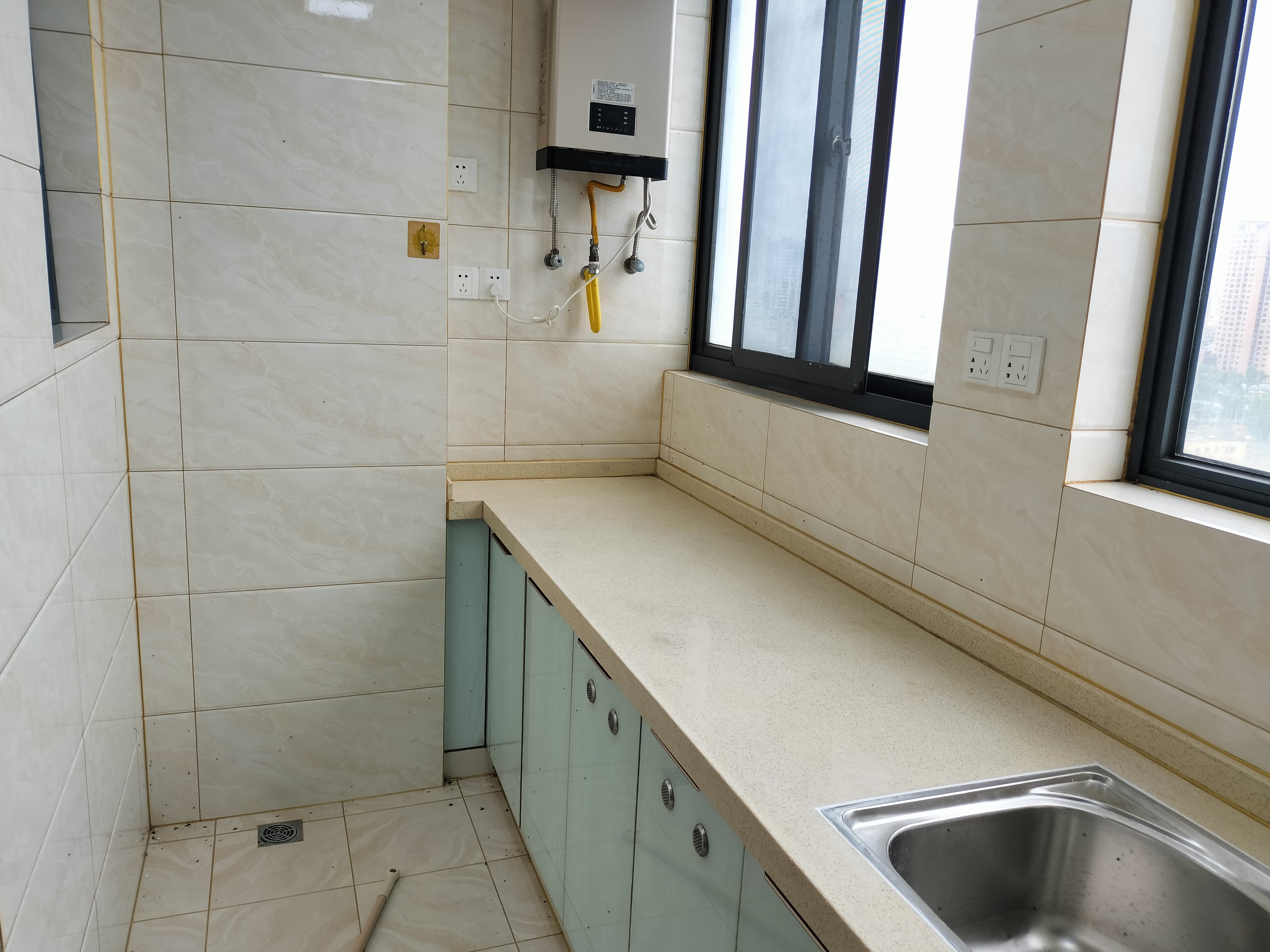 航天小区(美兰区滨江路) 3室2厅2卫 2600.0元/月 航天小区(美兰区滨江路) 3室2厅2卫 2600.0元/月室内图