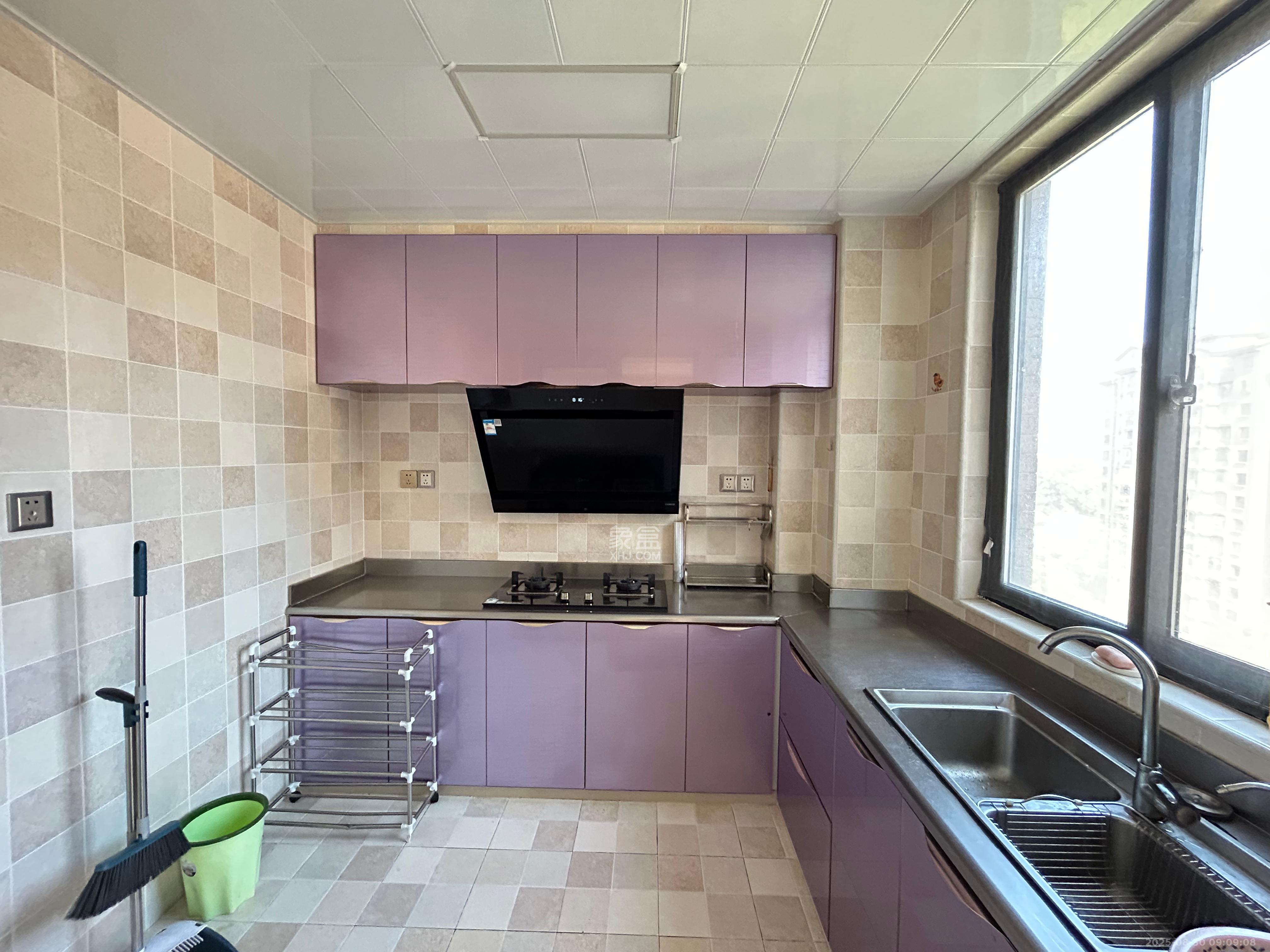 中信凯旋城（中信新城四期）  4室2厅2卫    3000.0元/月室内图