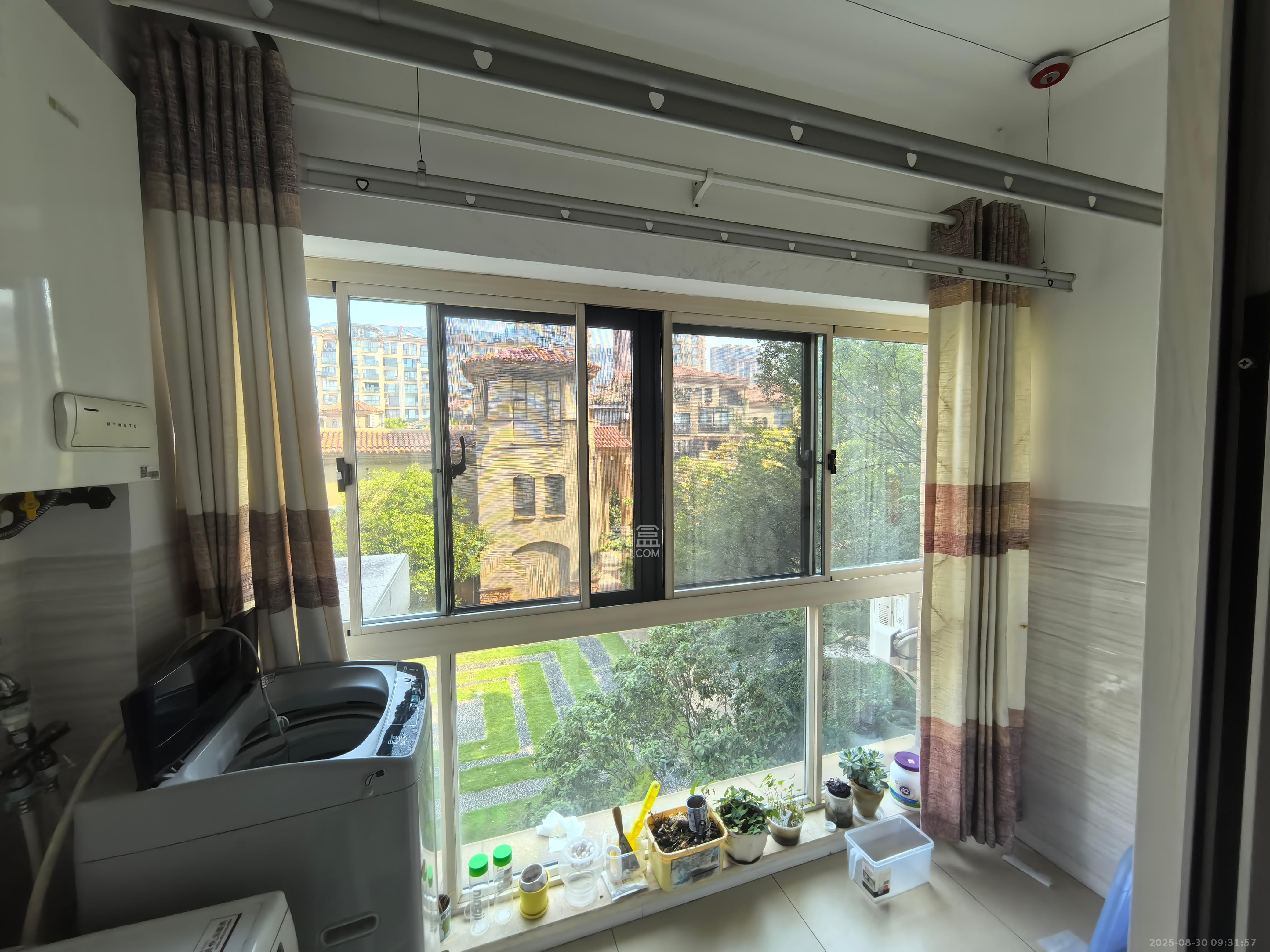 中城丽景香山园  3室2厅2卫    3500.0元/月室内图