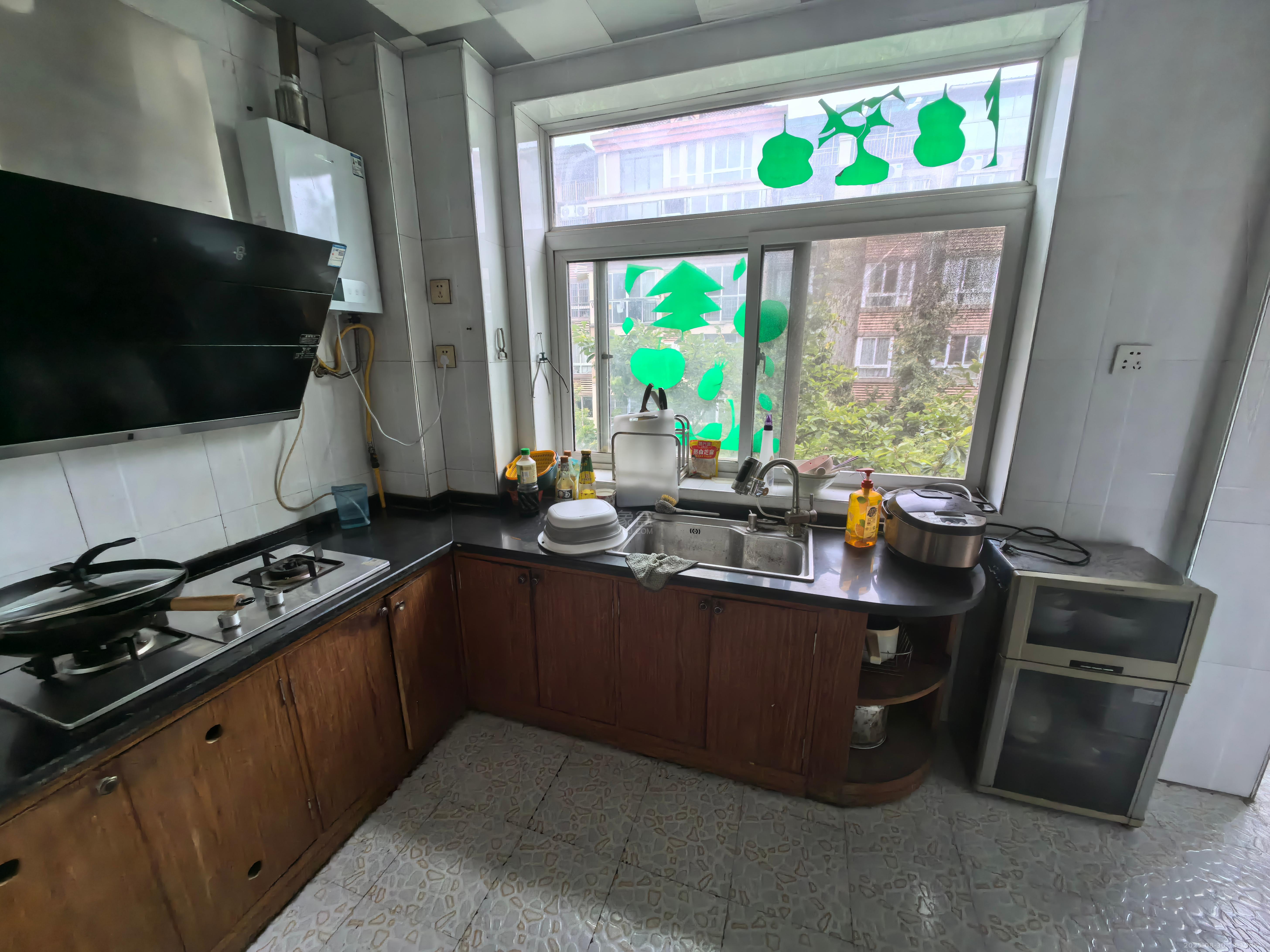 新城壹号 3室2厅2卫 1200.0元/月 新城壹号 3室2厅2卫 1200.0元/月室内图