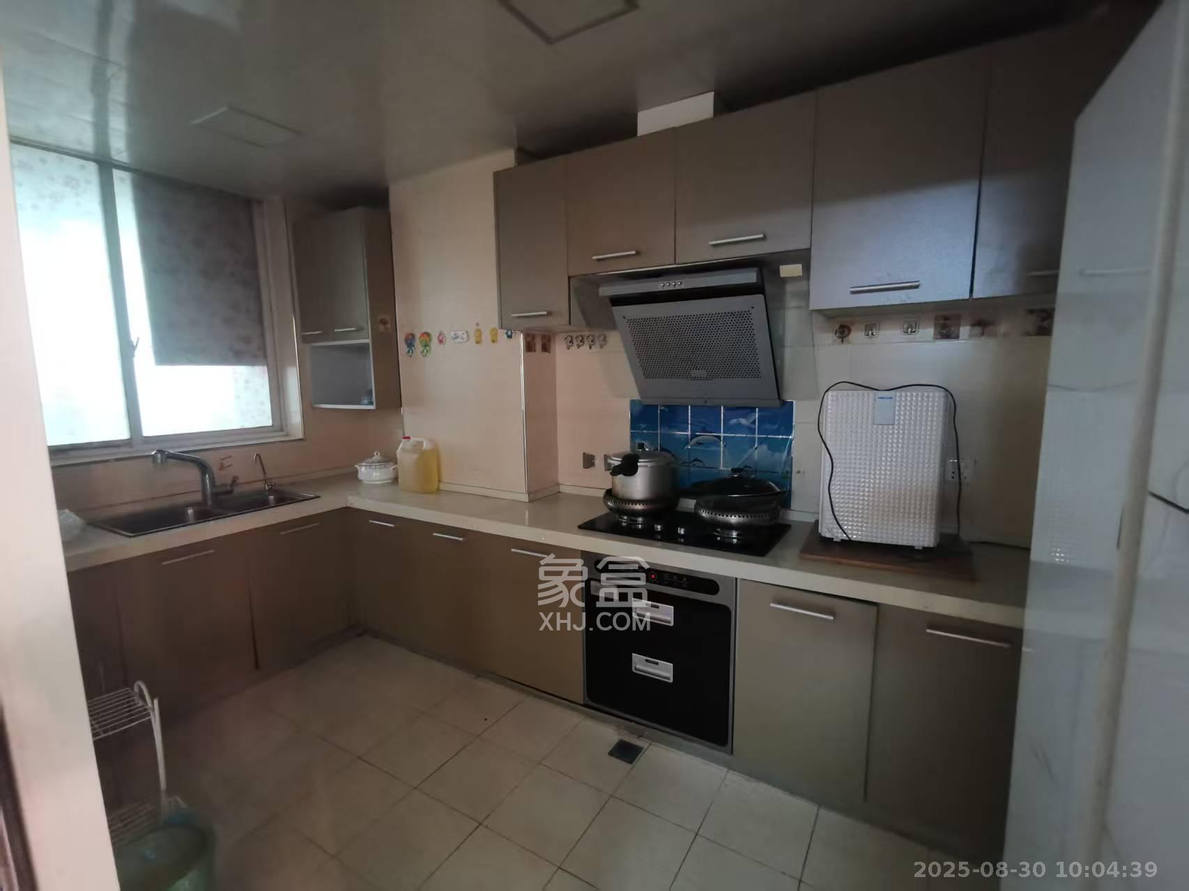 华银天际  3室2厅2卫    1800.0元/月室内图