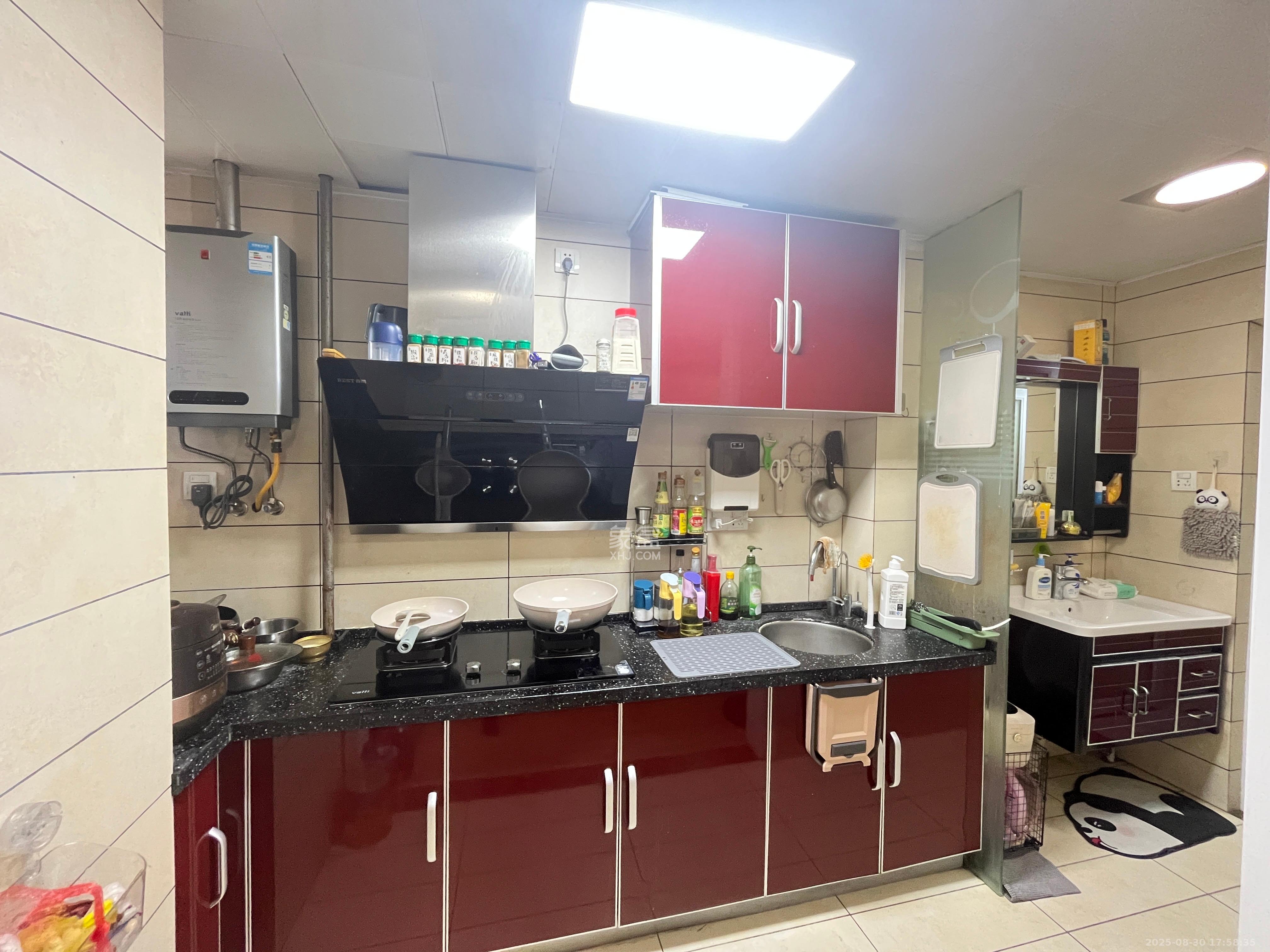 加加大街（华景苑）  1室1厅1卫    2300.0元/月室内图