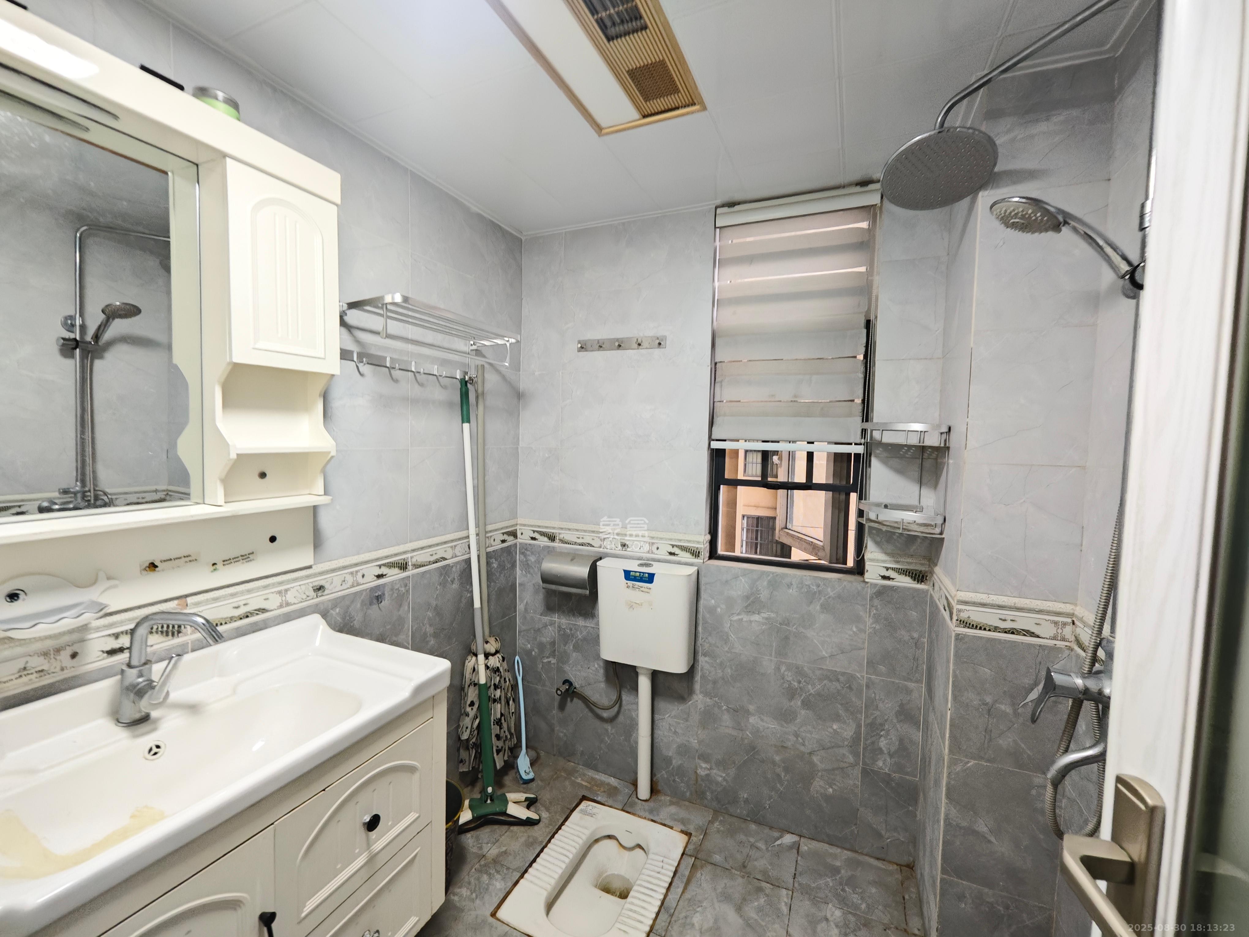 天麓尚层  2室2厅1卫    2300.0元/月 天麓尚层  2室2厅1卫    2300.0元/月室内图