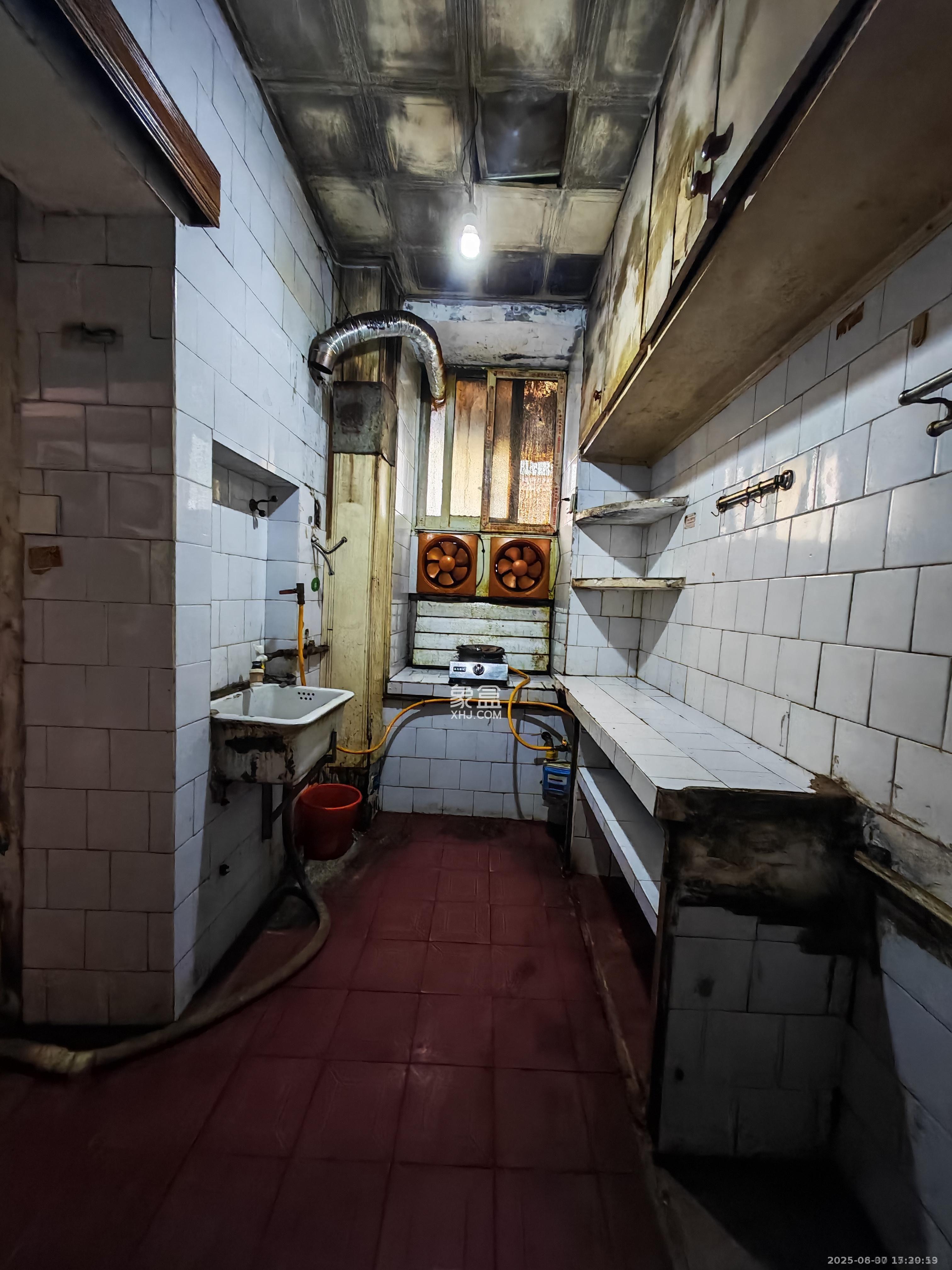 燕兴宿舍  2室1厅1卫    1200.0元/月 燕兴宿舍  2室1厅1卫    1200.0元/月室内图