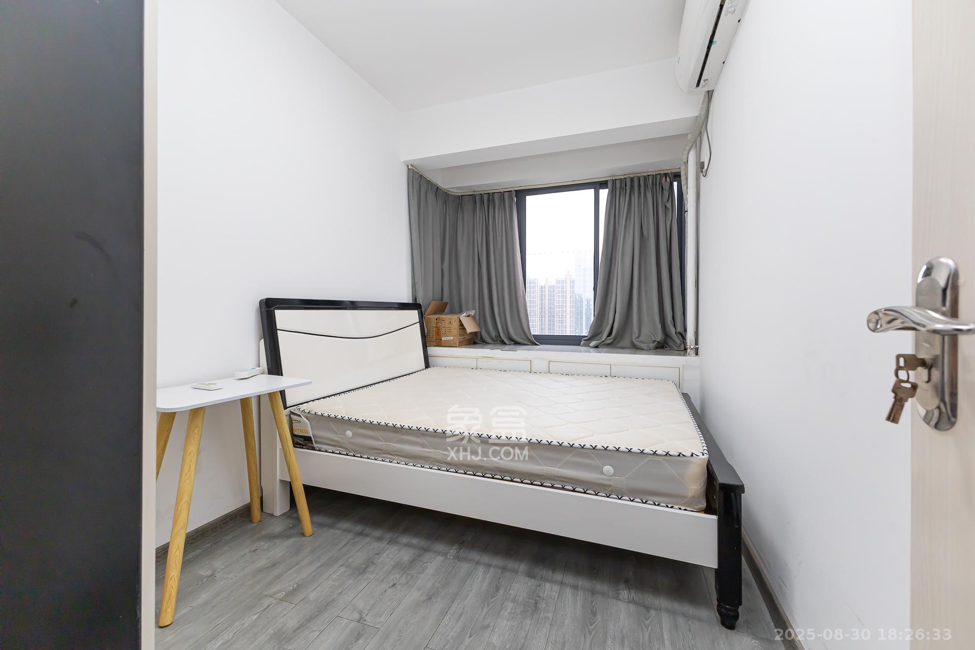 嘉宇银杉(嘉宇西苑) 3室2厅1卫 77.8万 嘉宇银杉(嘉宇西苑) 3室2厅1卫 77.8万卧室