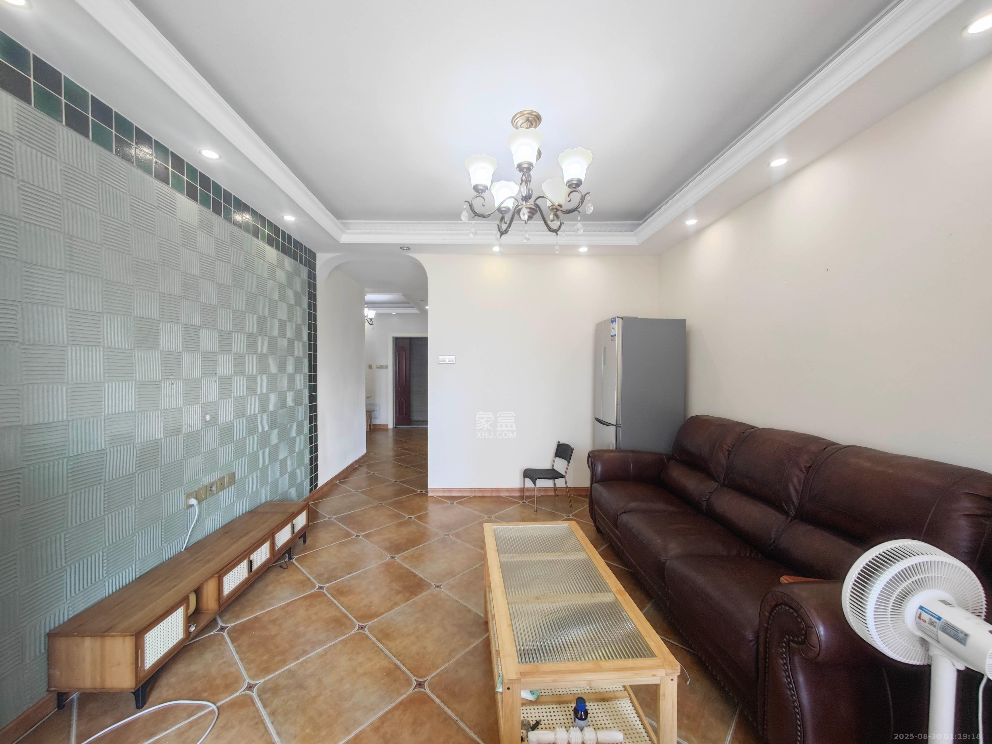 五矿万境水岸一期(万境水岸嘉苑)  2室2厅2卫    113.8万 五矿万境水岸一期(万境水岸嘉苑)  2室2厅2卫    113.8万客厅