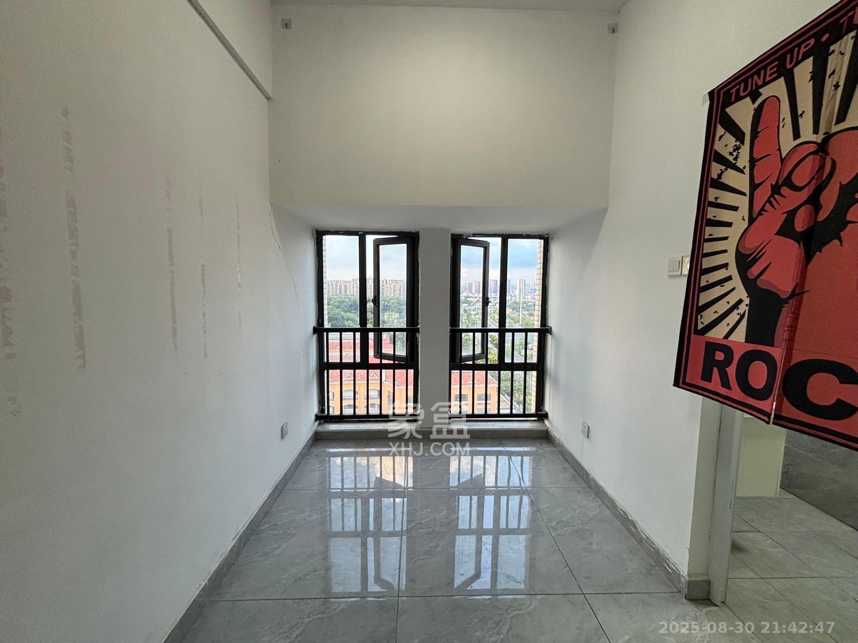 中建芙蓉嘉苑  1室1厅1卫    1300.0元/月室内图