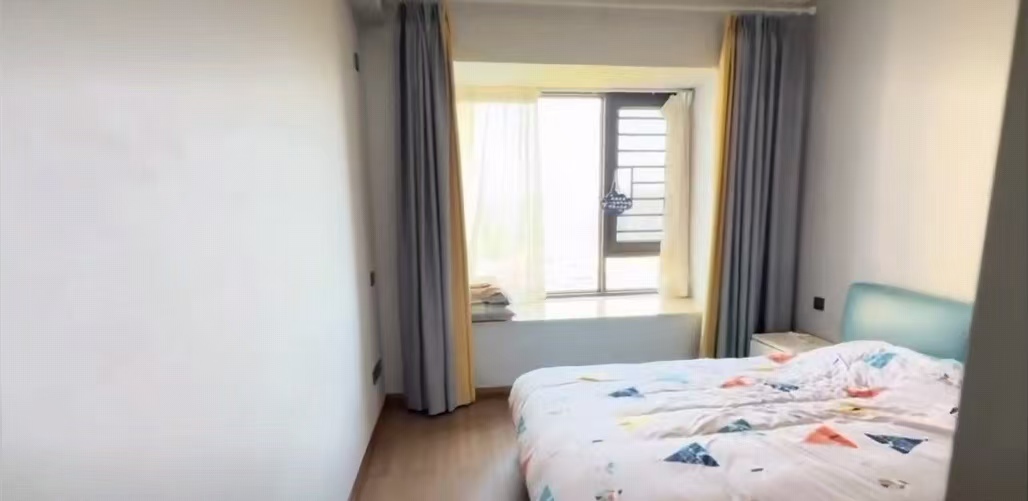 悦江山 4室2厅2卫 120.0万 悦江山 4室2厅2卫 120.0万客厅