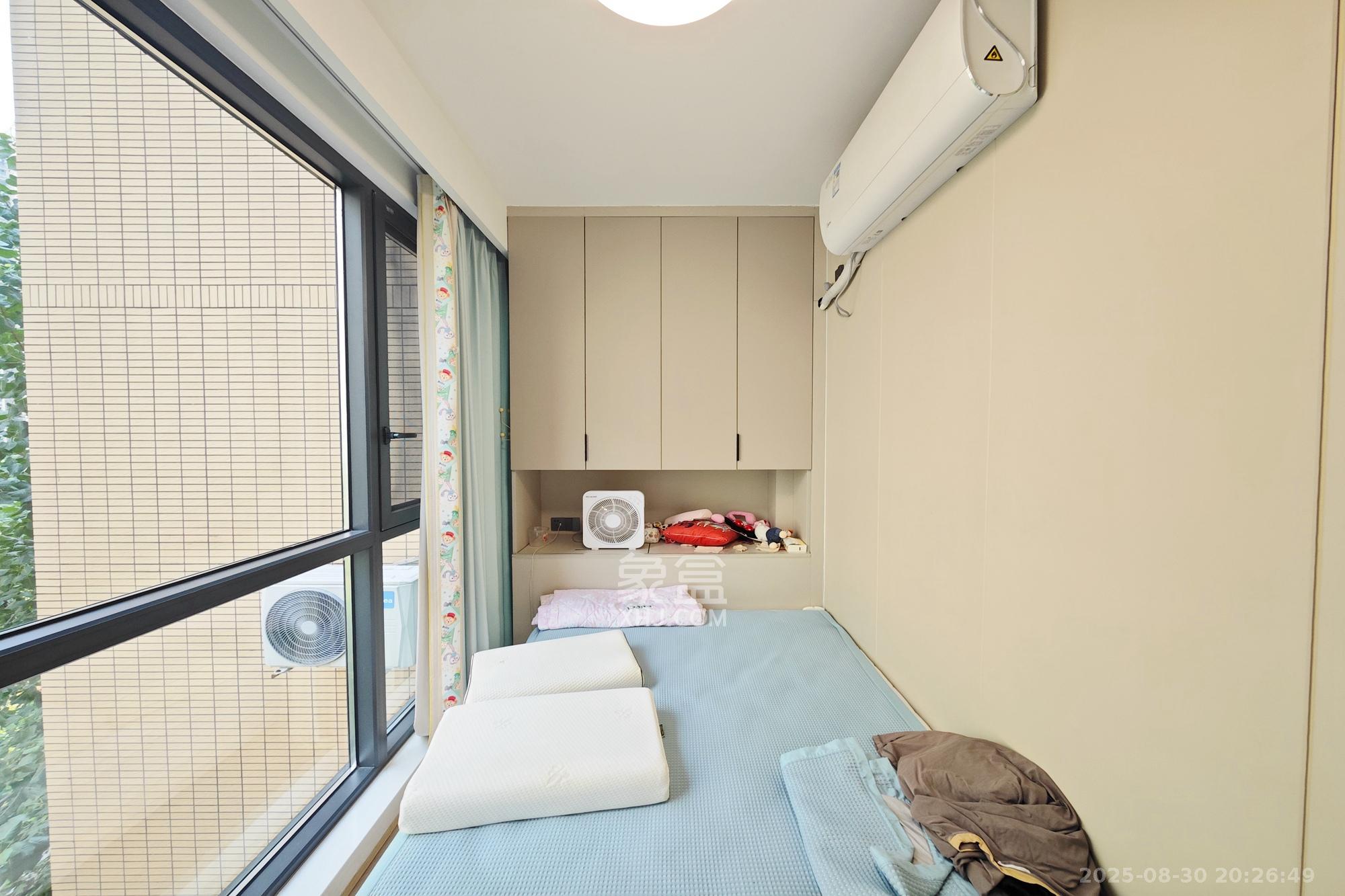 新城新世界一二三期  4室2厅2卫    150.0万 新城新世界一二三期  4室2厅2卫    150.0万卧室