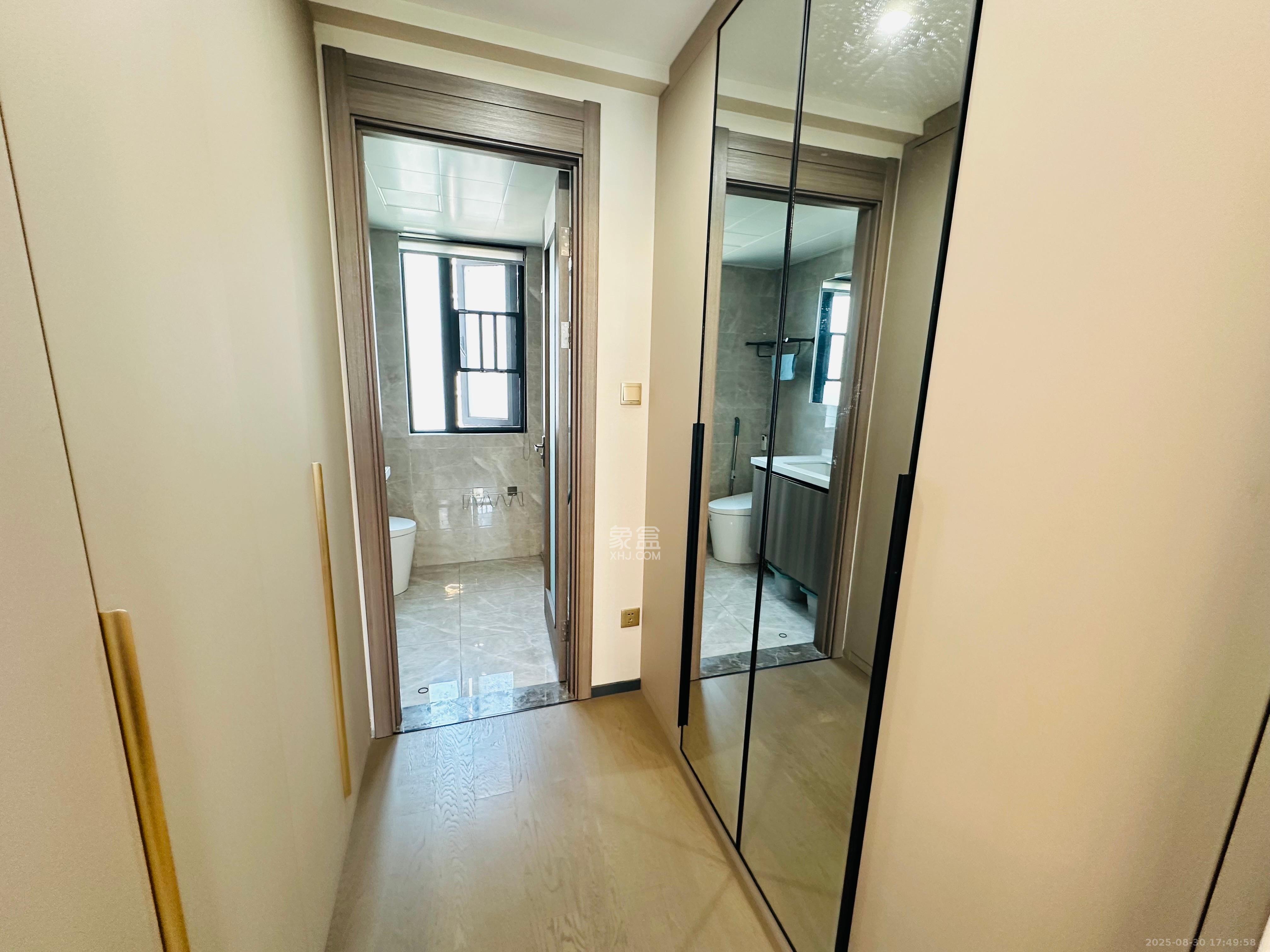 中海阅麓山一期  4室2厅2卫    6000.0元/月 中海阅麓山一期  4室2厅2卫    6000.0元/月室内图