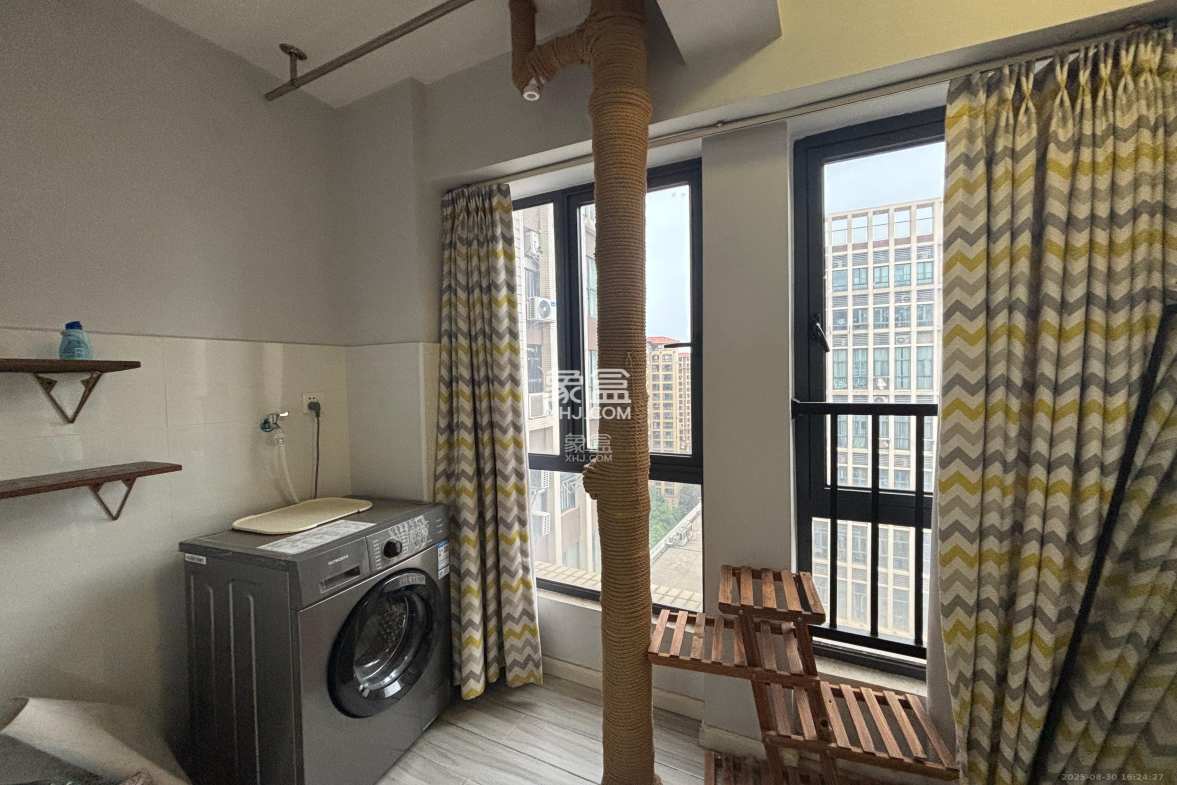 中建芙蓉嘉苑  1室1厅1卫    1250.0元/月 中建芙蓉嘉苑  1室1厅1卫    1250.0元/月室内图