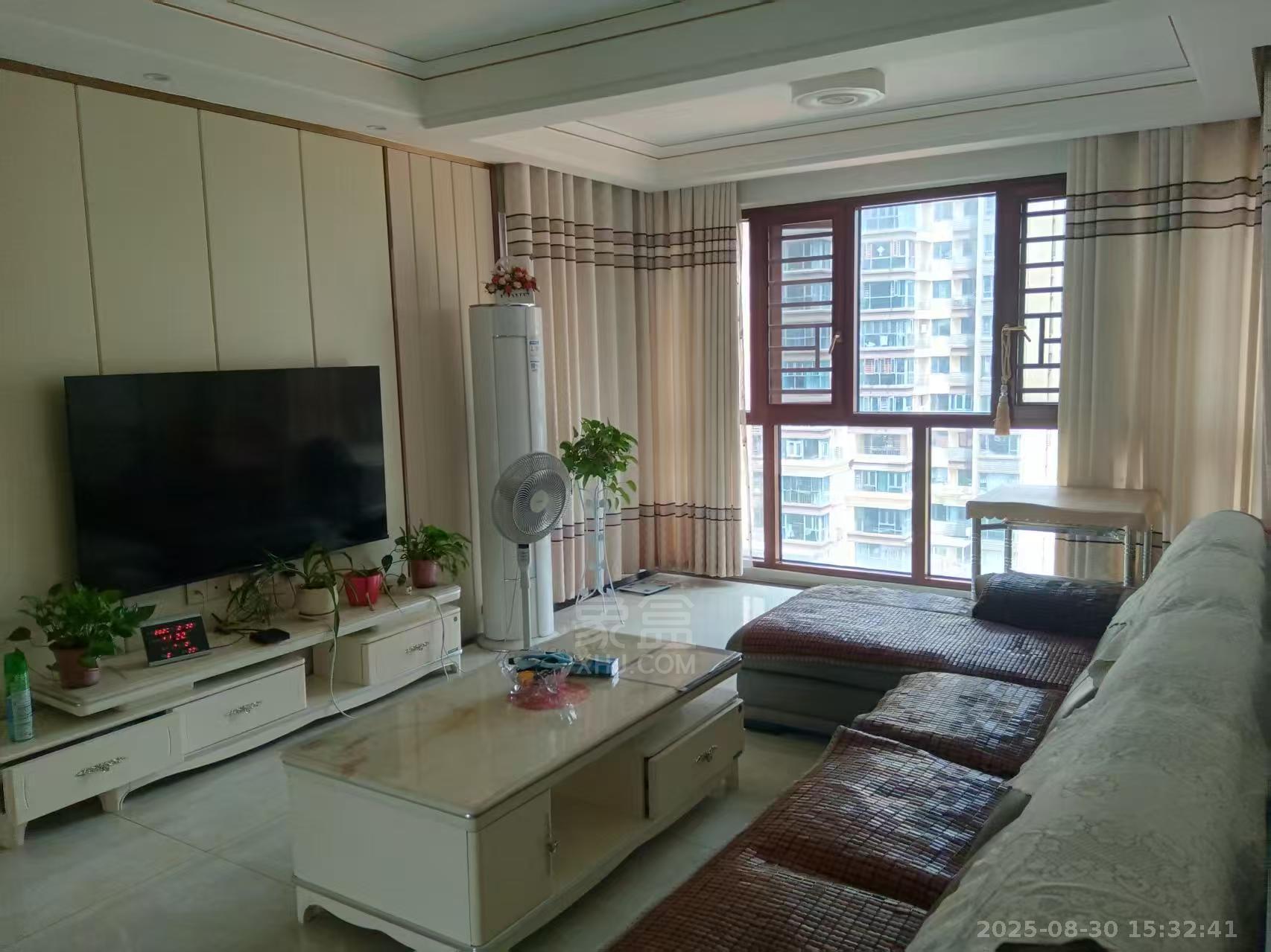 金轮翡翠名园 3室2厅2卫 2300.0元/月 金轮翡翠名园 3室2厅2卫 2300.0元/月室内图