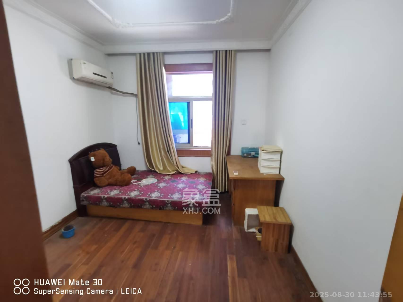 三泰街散盘  3室2厅1卫    2000.0元/月 三泰街散盘  3室2厅1卫    2000.0元/月室内图