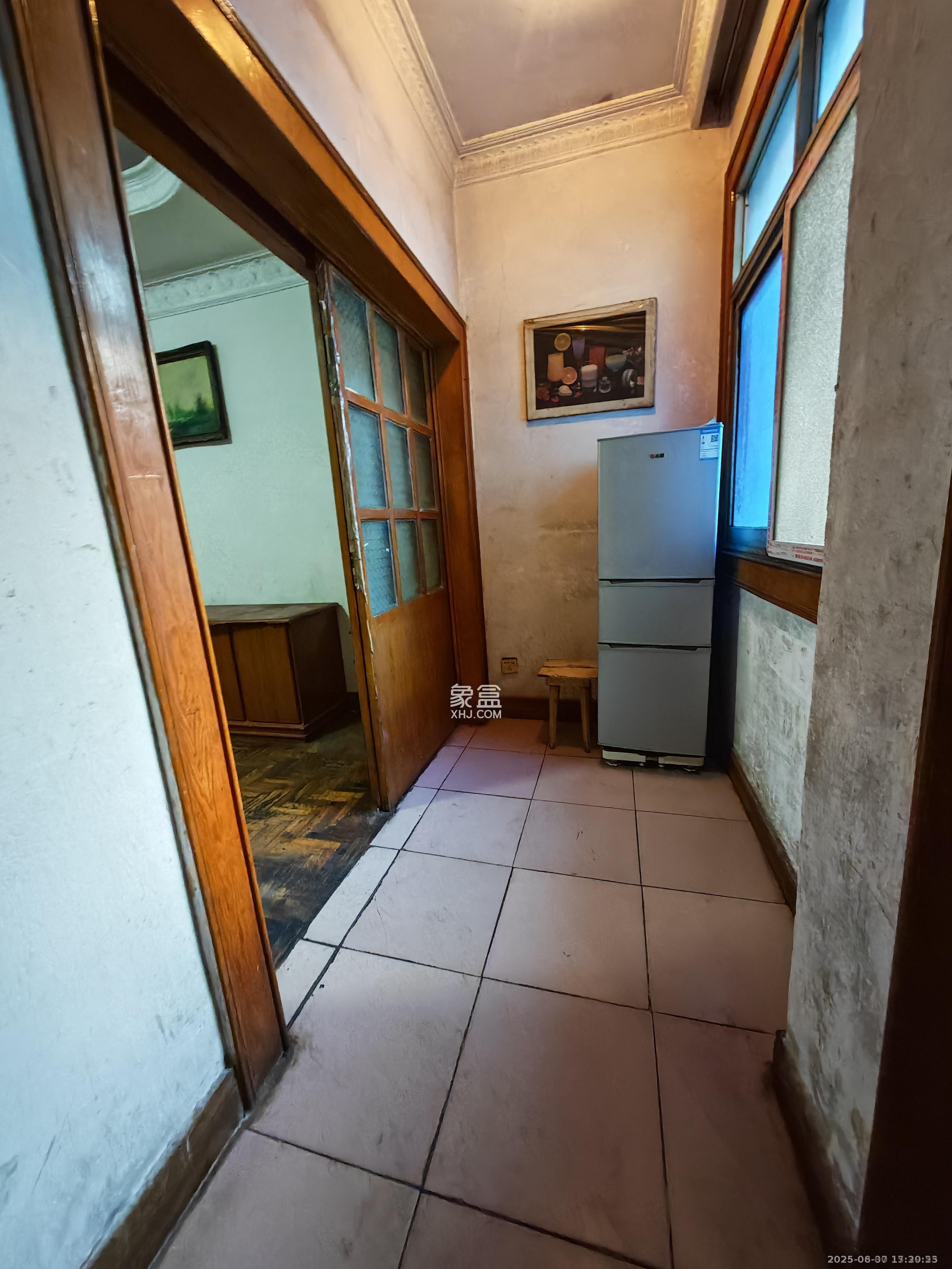 燕兴宿舍  2室1厅1卫    1200.0元/月 燕兴宿舍  2室1厅1卫    1200.0元/月室内图