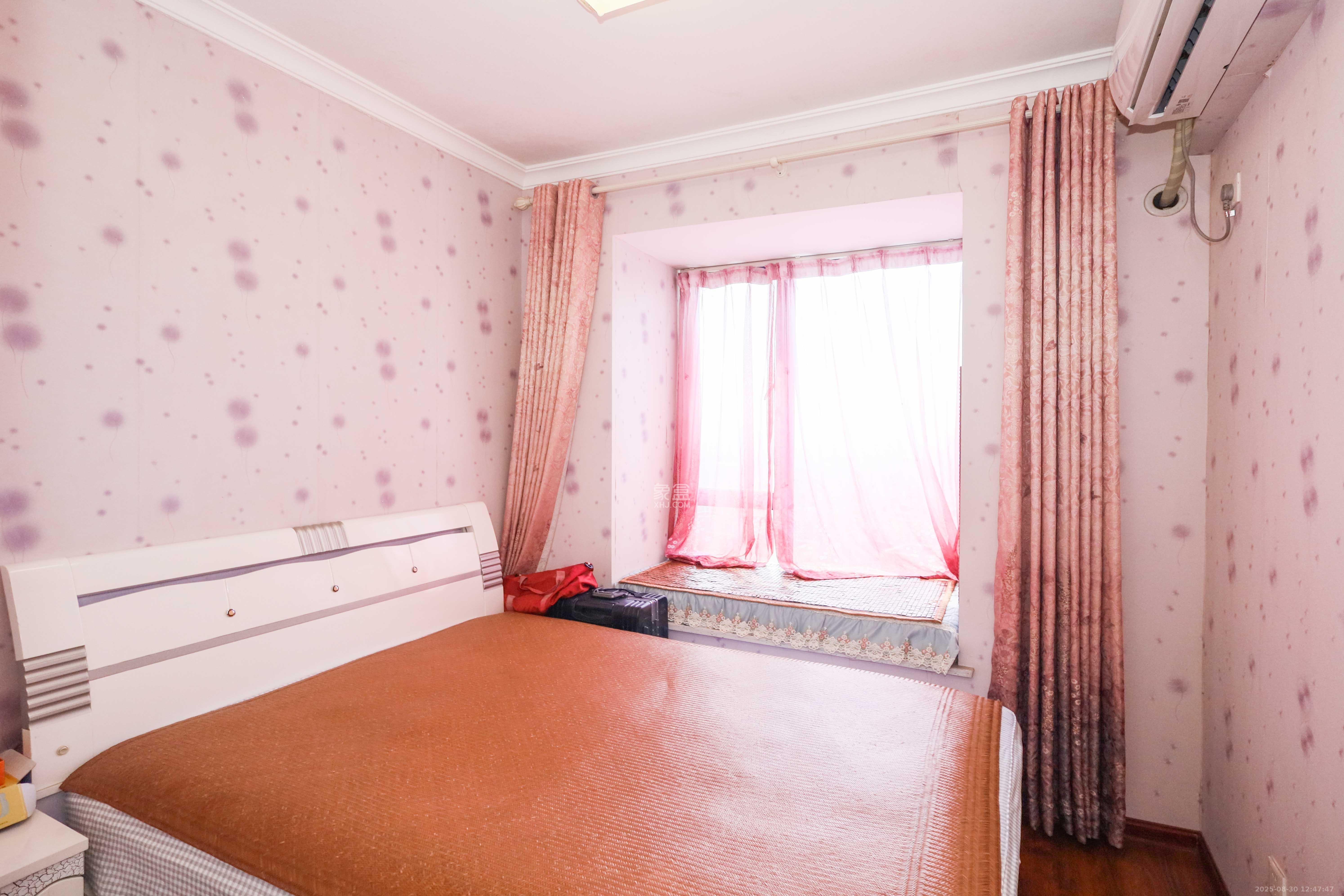 保利麓谷林语B区  3室2厅1卫    88.0万 保利麓谷林语B区  3室2厅1卫    88.0万卧室