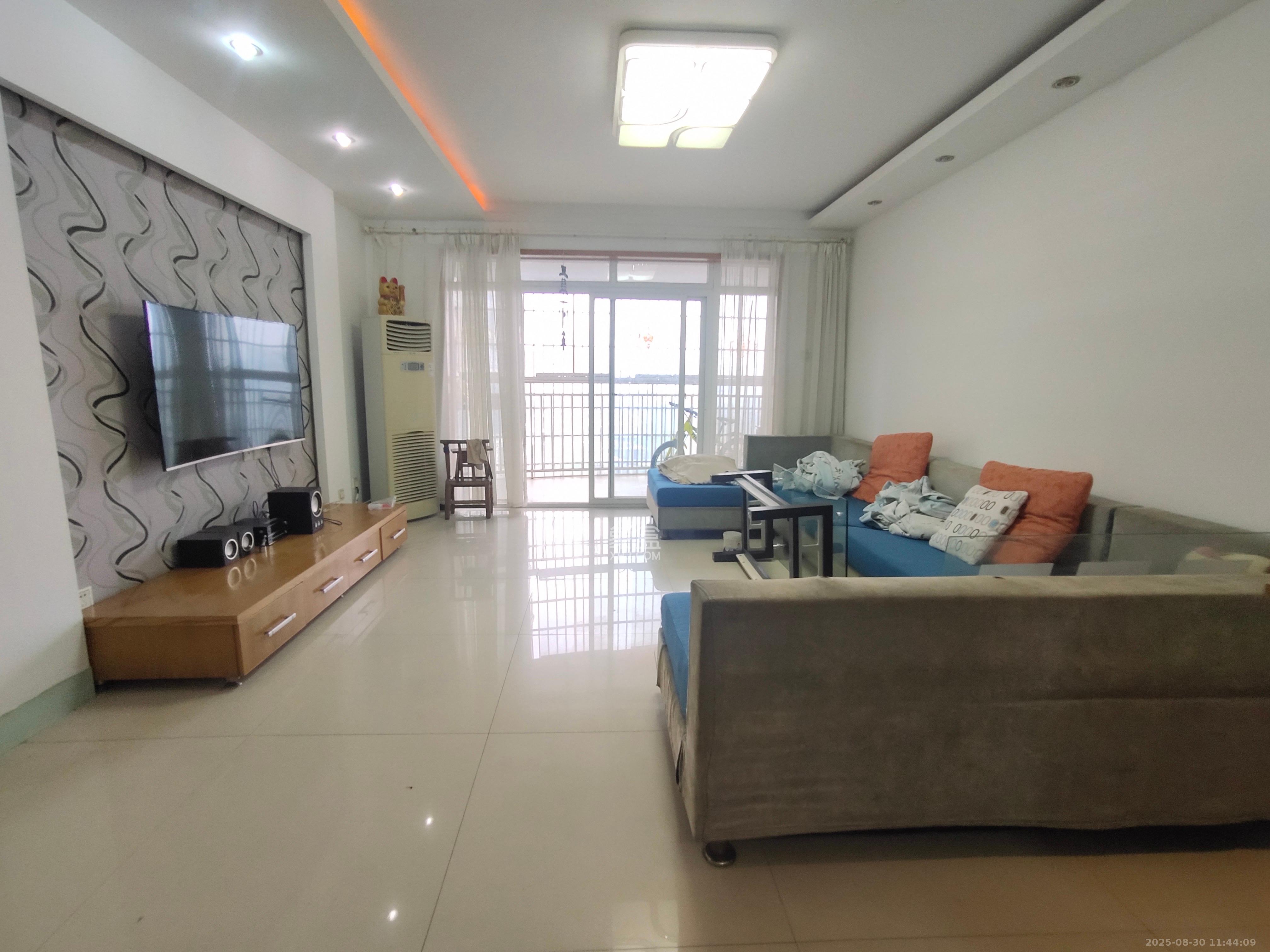 麓谷E家人 3室2厅2卫 2500.0元/月 麓谷E家人 3室2厅2卫 2500.0元/月室内图