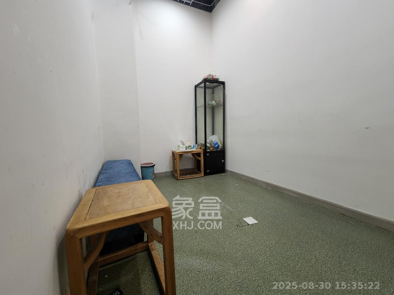 奥克斯广场 1室1厅1卫 5400.0元/月 奥克斯广场 1室1厅1卫 5400.0元/月室内图