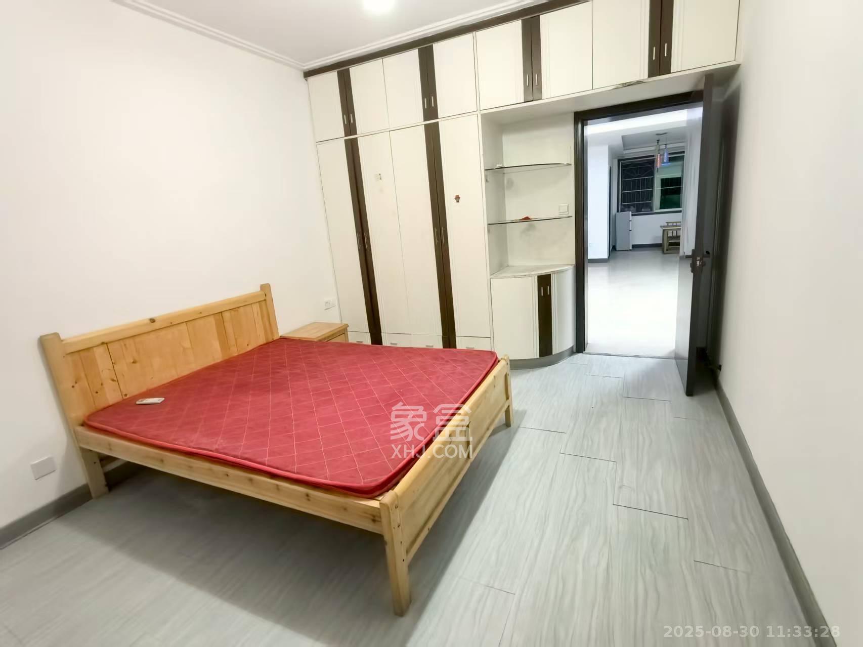 中南汽车世界  3室2厅1卫   1500.00元/月室内图