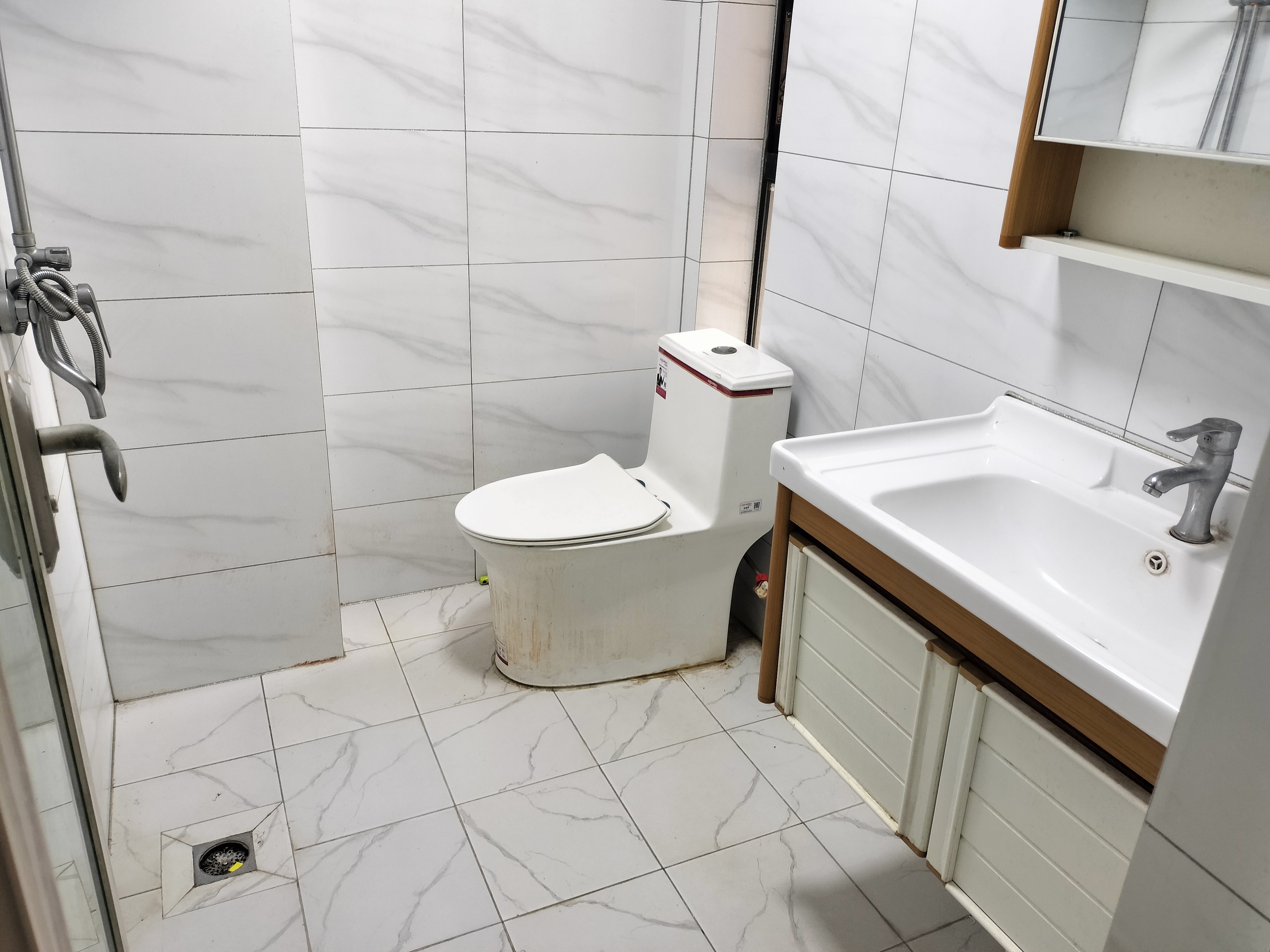 航天小区(美兰区滨江路) 3室2厅2卫 2600.0元/月 航天小区(美兰区滨江路) 3室2厅2卫 2600.0元/月室内图