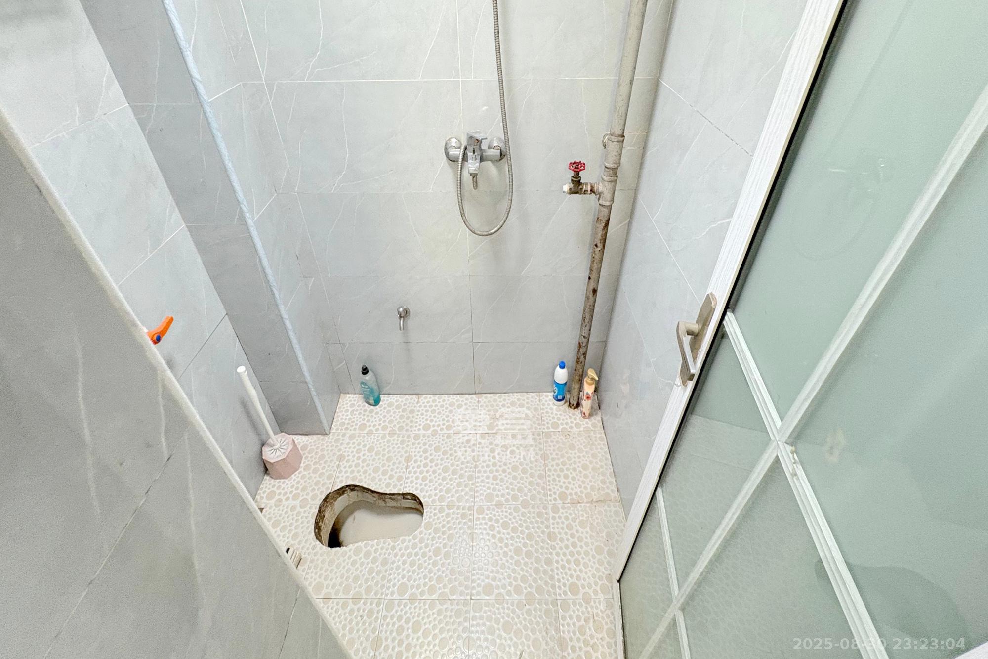 东文庙坪 2室1厅1卫 65.0万 东文庙坪 2室1厅1卫 65.0万卫生间