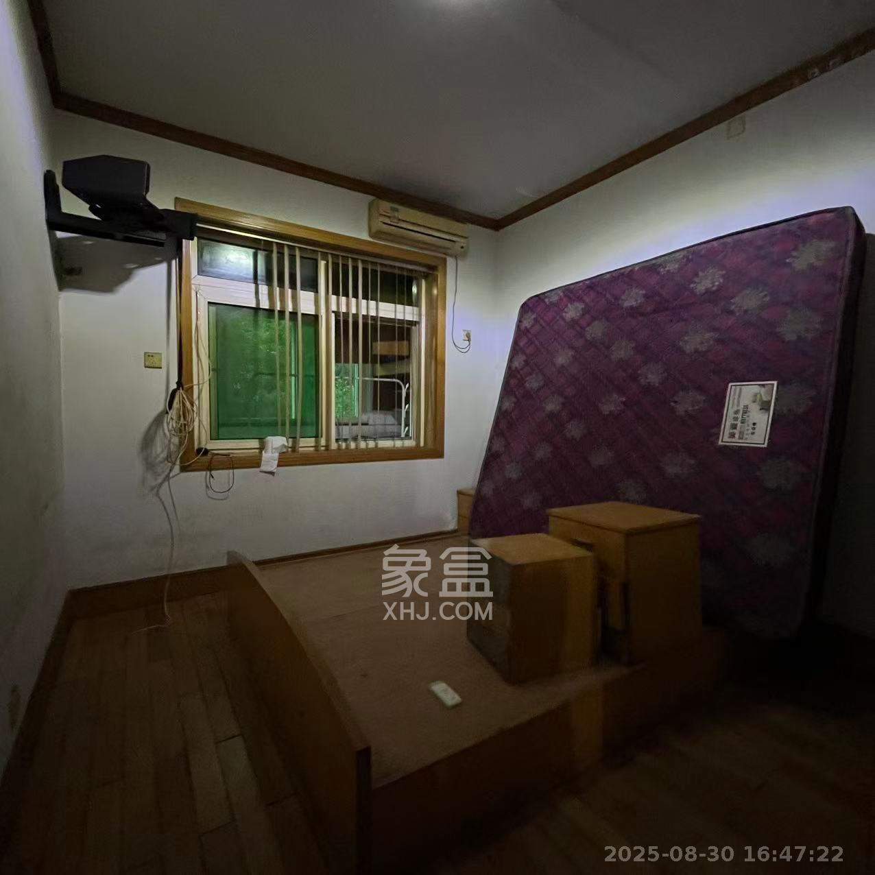 南湖路水工机械厂宿舍 1室2厅1卫 1500.0元/月 南湖路水工机械厂宿舍 1室2厅1卫 1500.0元/月室内图