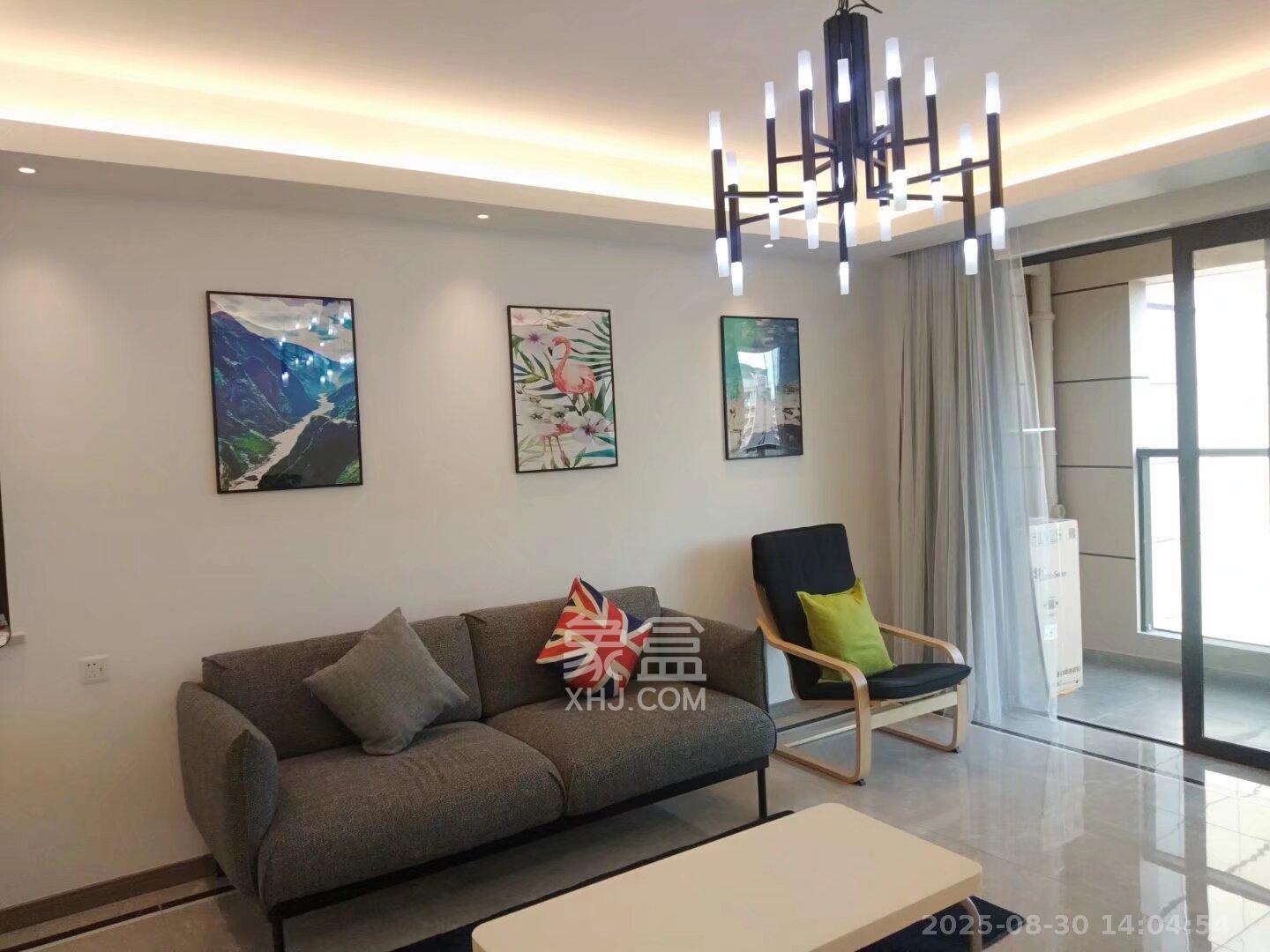 龙湖铂金中心(龙湖春江郦城)  4室2厅2卫    5300.0元/月 龙湖铂金中心(龙湖春江郦城)  4室2厅2卫    5300.0元/月室内图