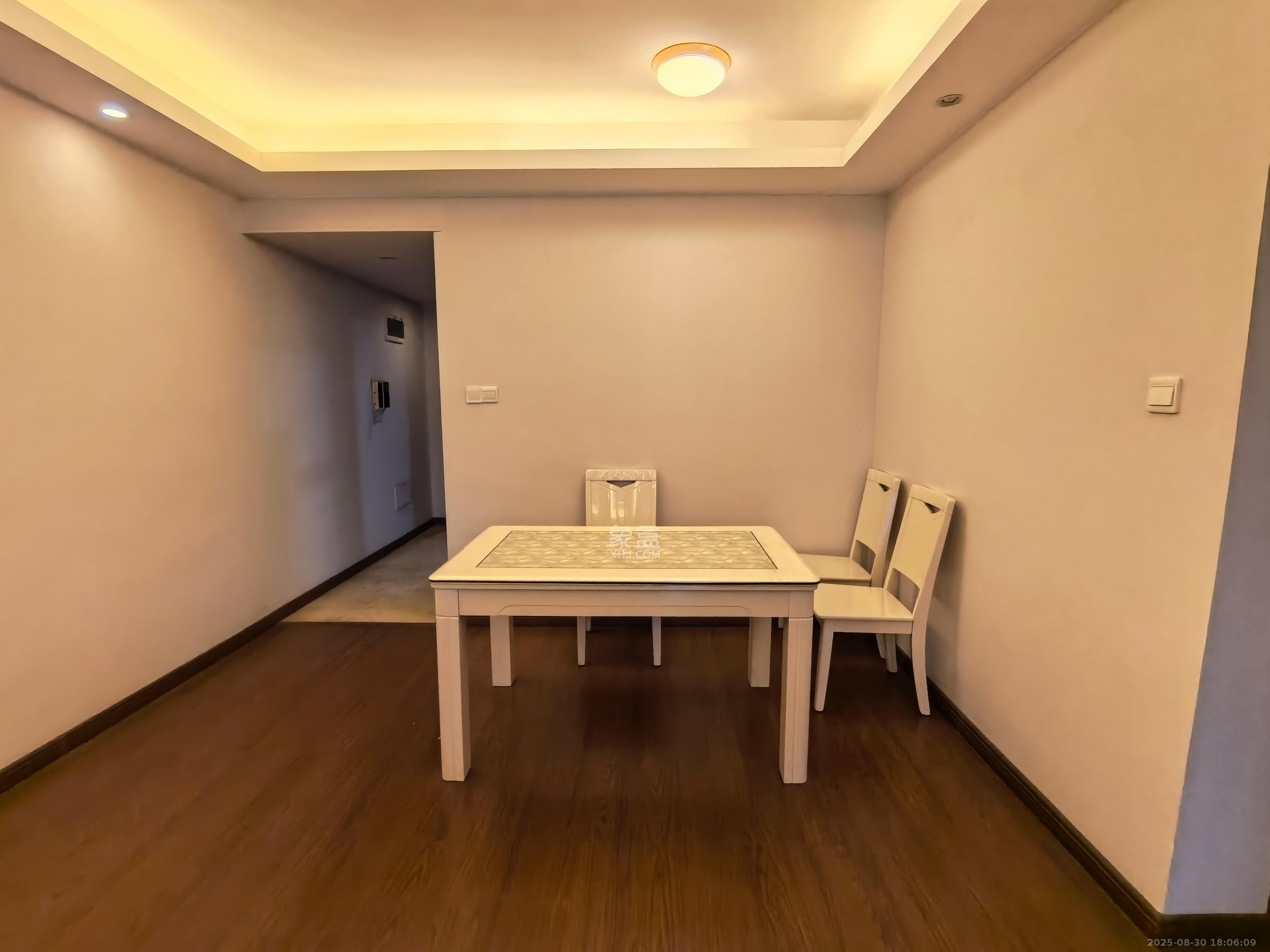 万科城  3室2厅1卫    2400.0元/月室内图