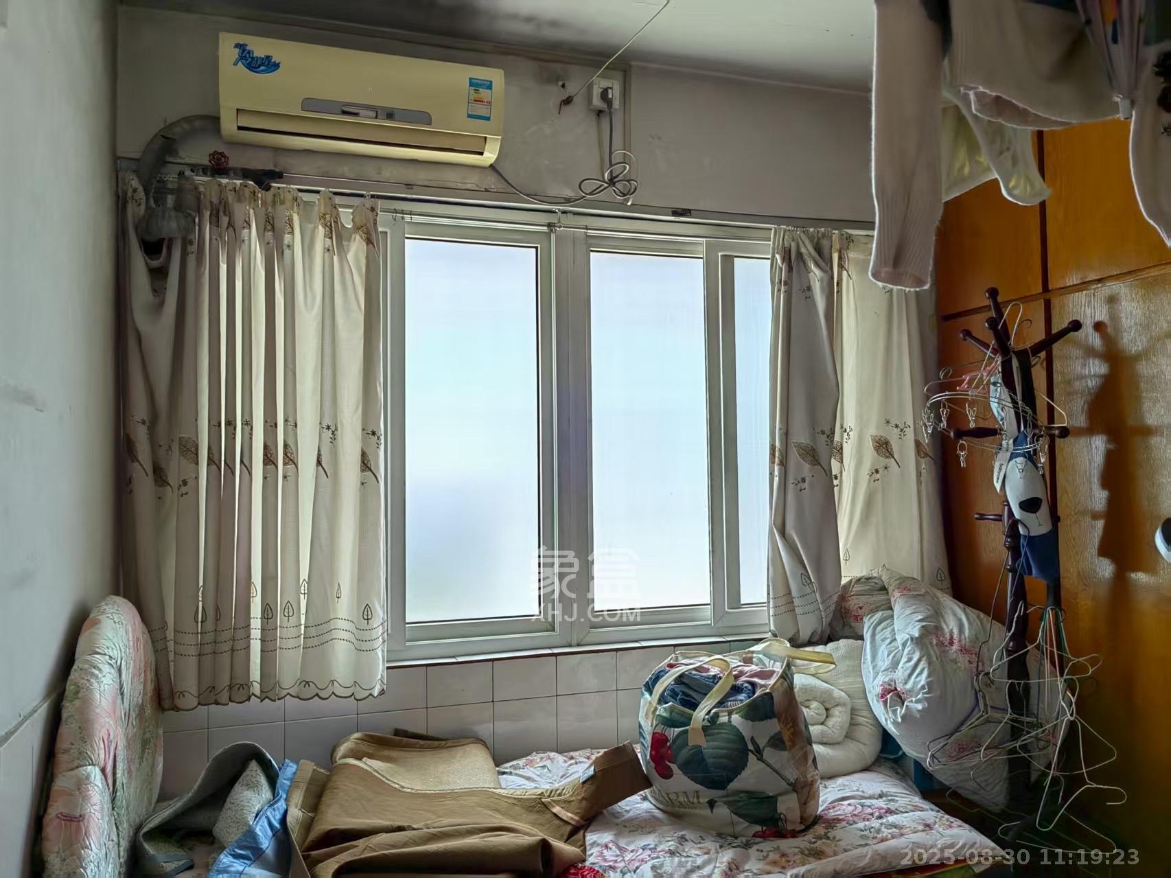 73分局（电信宿舍）  3室2厅1卫    2200.0元/月室内图