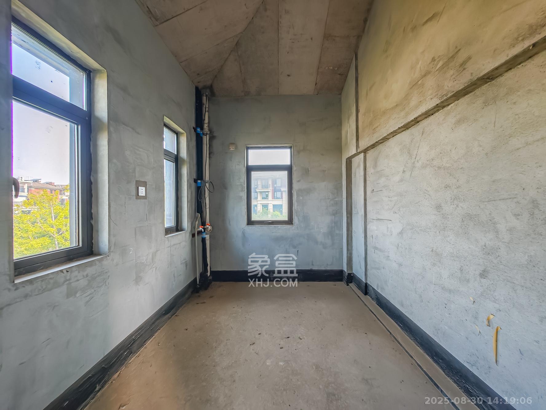 恒基旭辉湖山赋  6室3厅4卫    458.0万卫生间