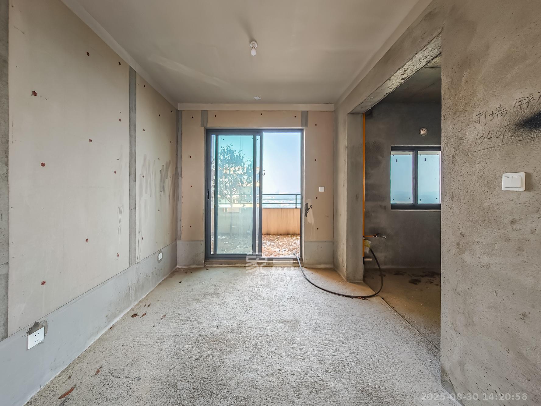 上置绿洲雅宾利 4室2厅2卫 135.0万 上置绿洲雅宾利 4室2厅2卫 135.0万客厅