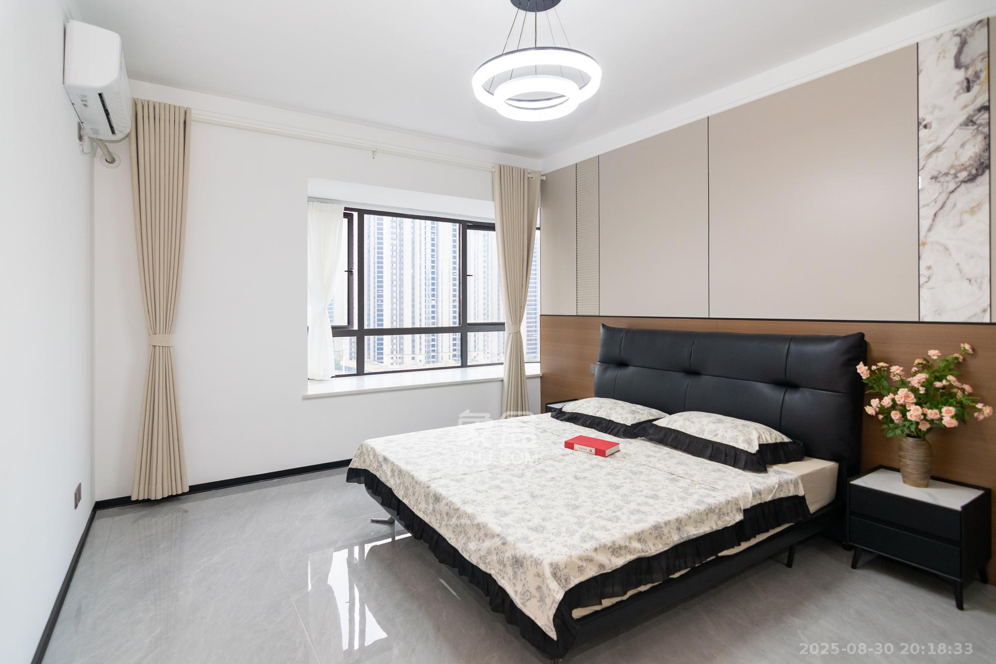 三润城（三润星城）  4室2厅2卫    129.8万卧室